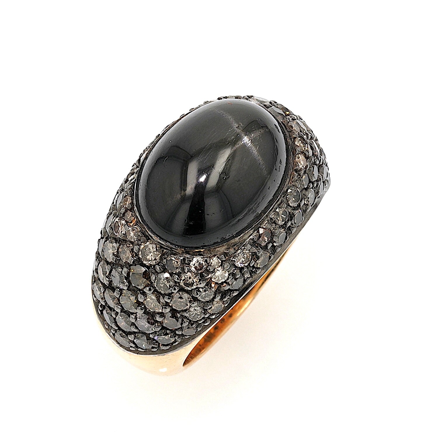 Ring in 750er Gelbgold mit einem Stern-Diopsid und insgesamt ca. 1,65 ct  Brillanten, stehend Draufsicht