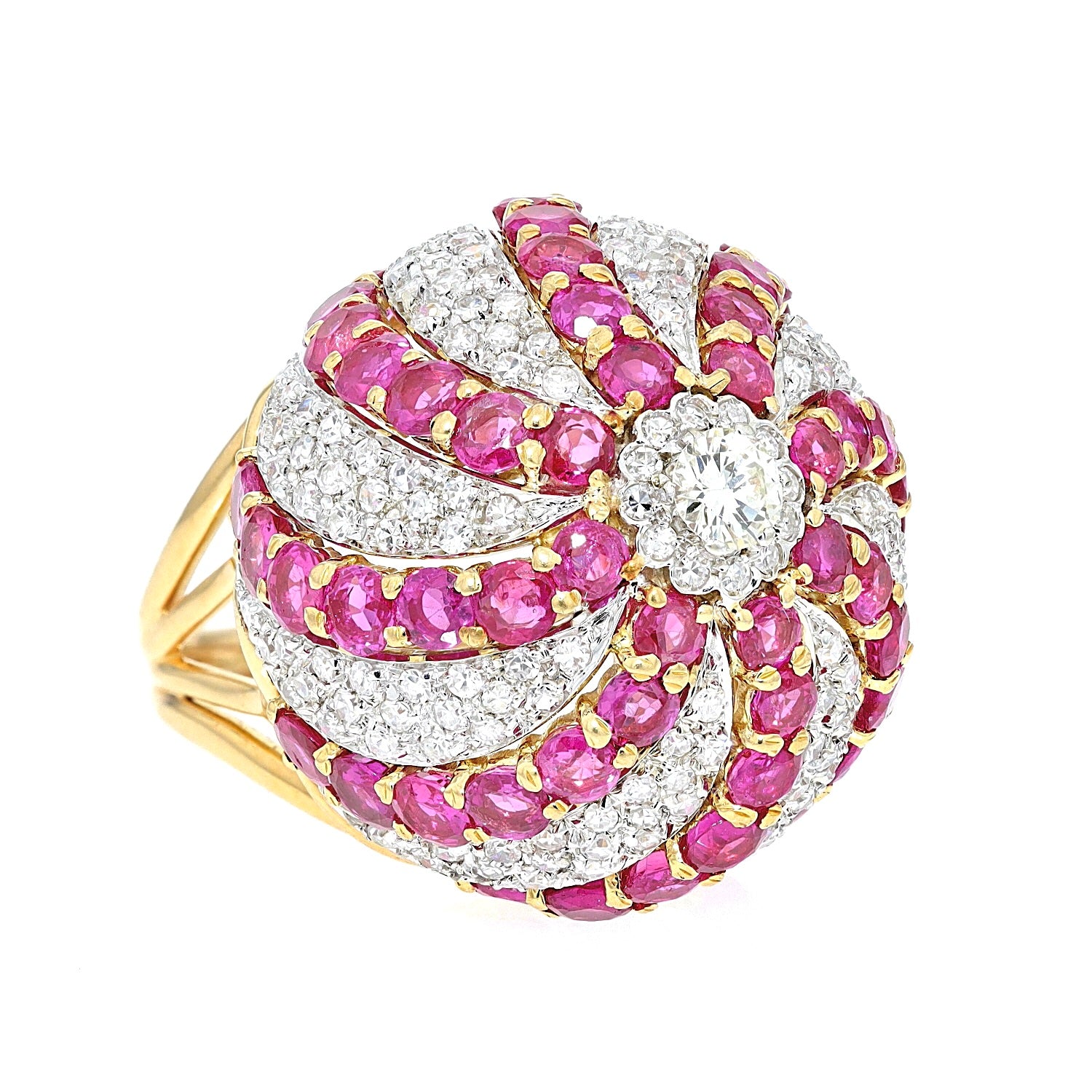 Ring in 750er Gelbgold mit pinkfarbenen Saphiren und insgesamt ca. 1,9 ct Diamanten, liegend rechts gedreht