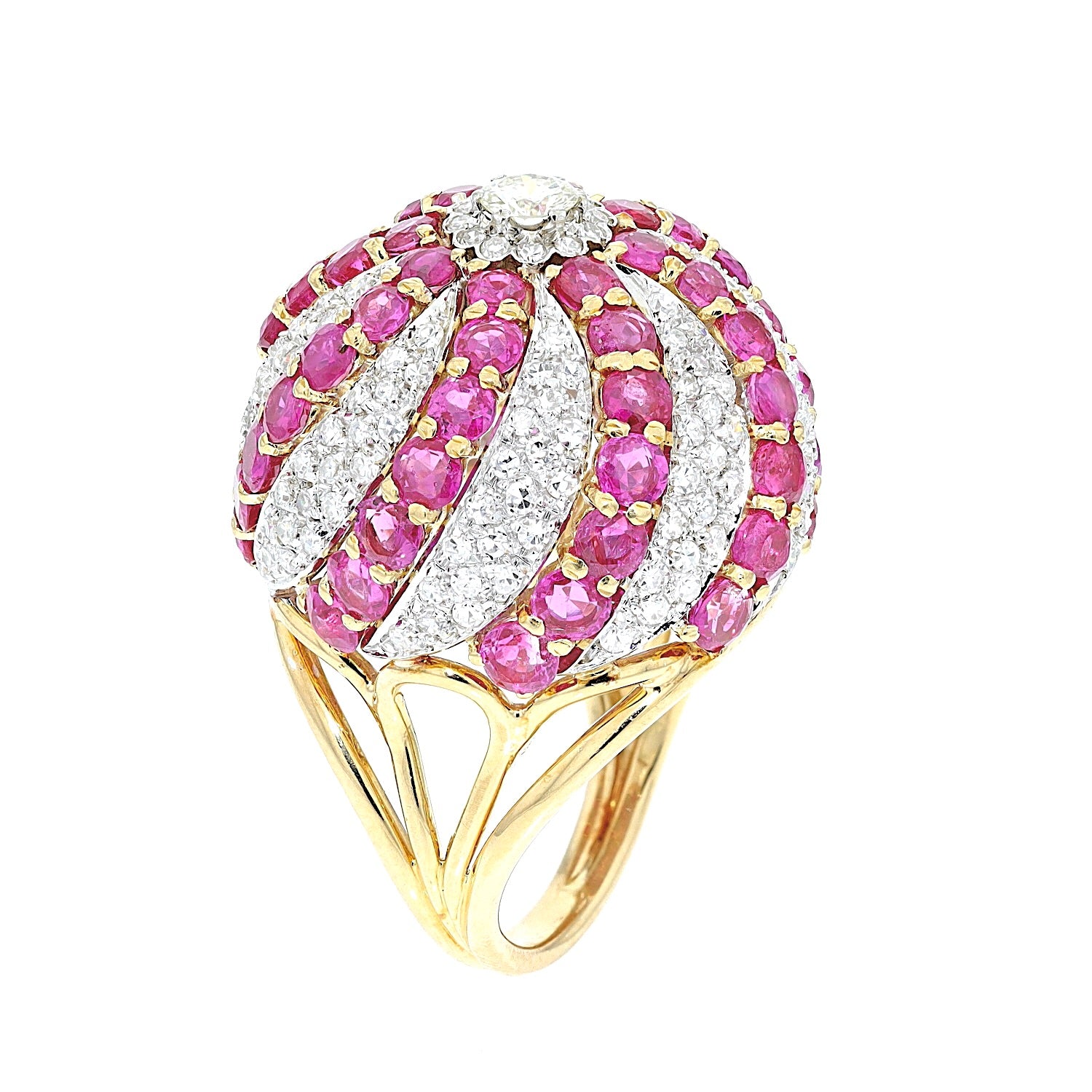 Ring in 750er Gelbgold mit pinkfarbenen Saphiren und insgesamt ca. 1,9 ct Diamanten, stehend