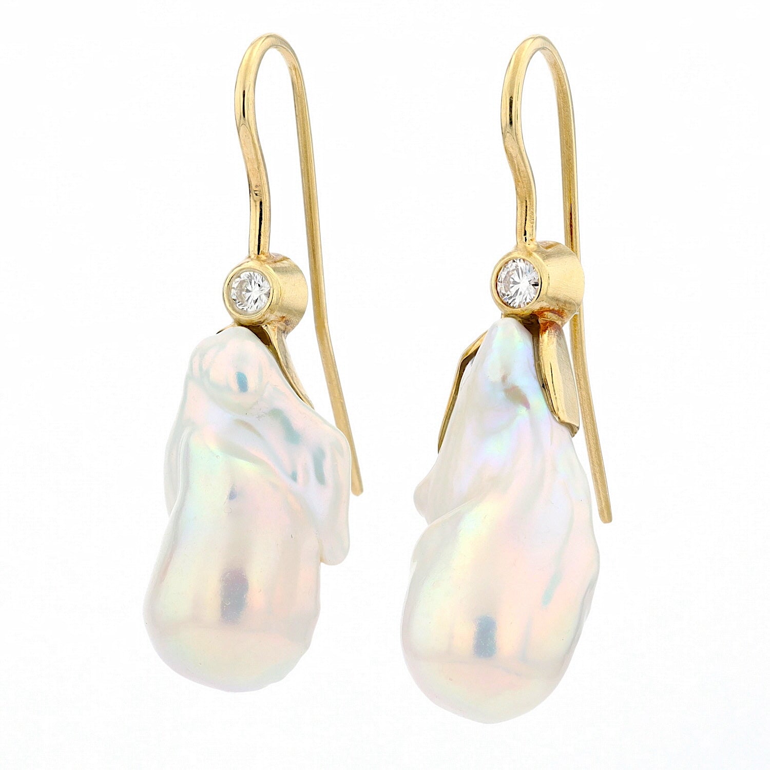 1 Paar Ohrhänger aus 585er Gelbgold mit Süßwasser-Zuchtperlen und Brillanten, hängend links gedreht