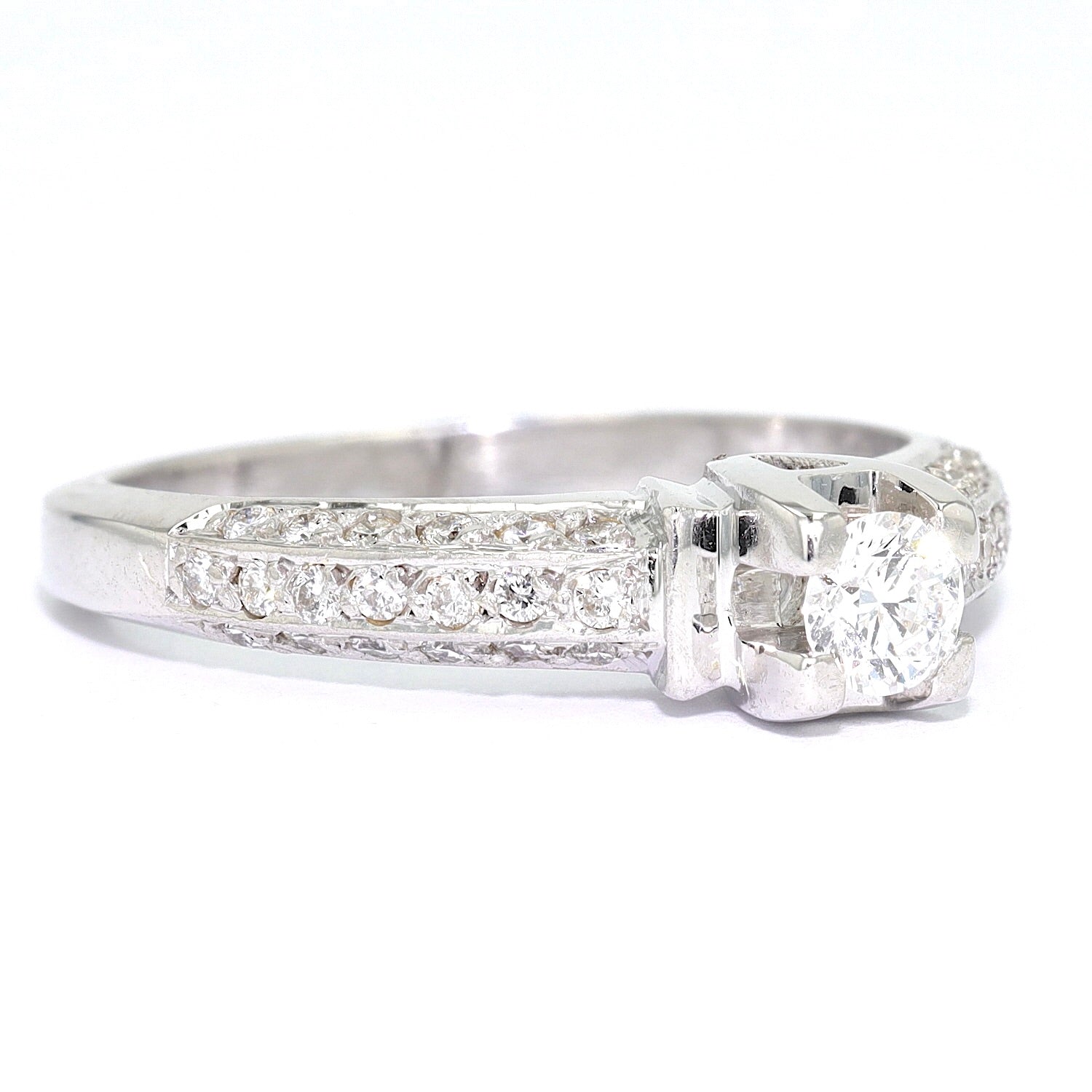 Vintage Ring in 750er Weißgold mit Brillanten, liegend rechts gedreht