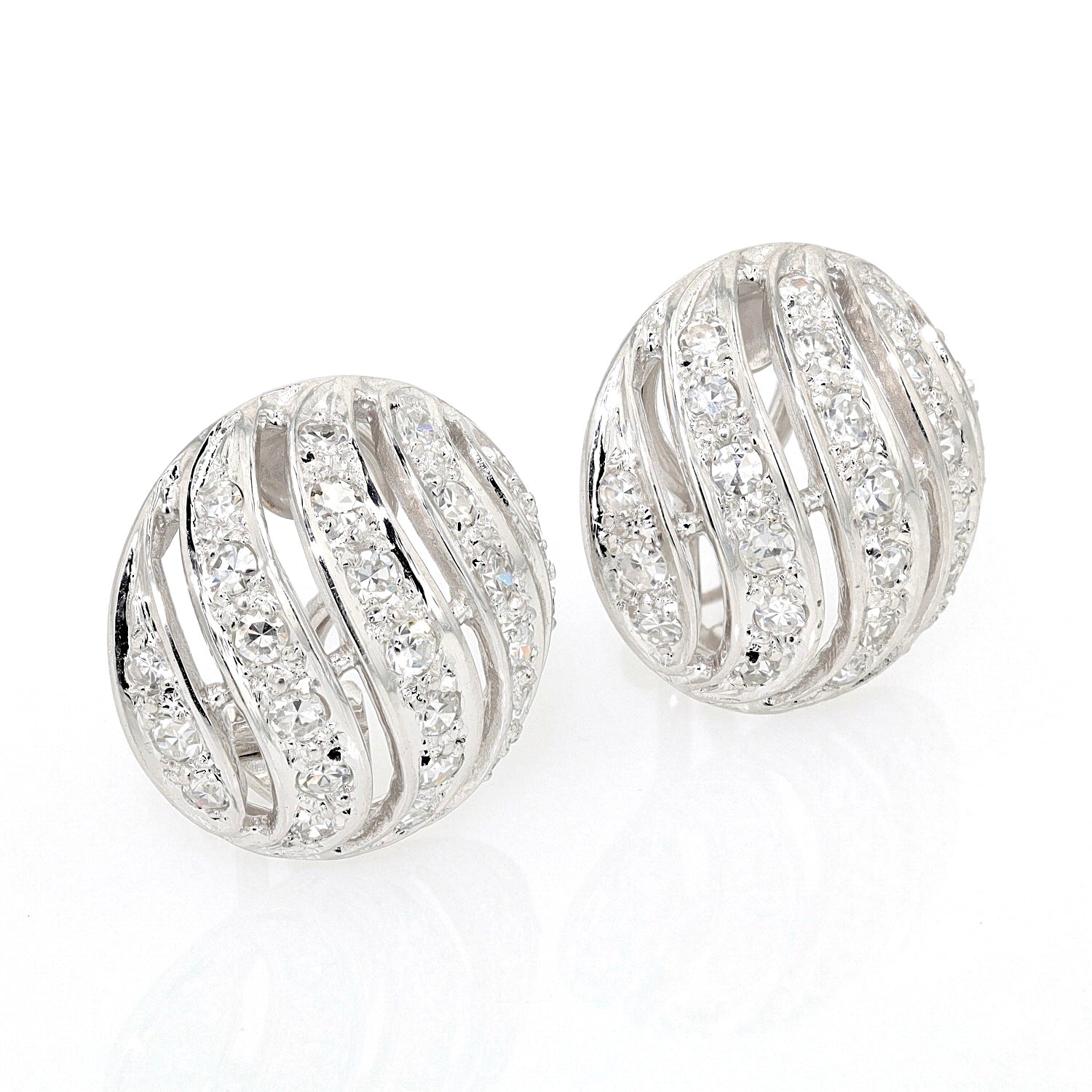 1 Paar Ohrclips in 585er Weißgold mit Diamanten, ges. ca. 1,1 ct, stehend rechts gedreht