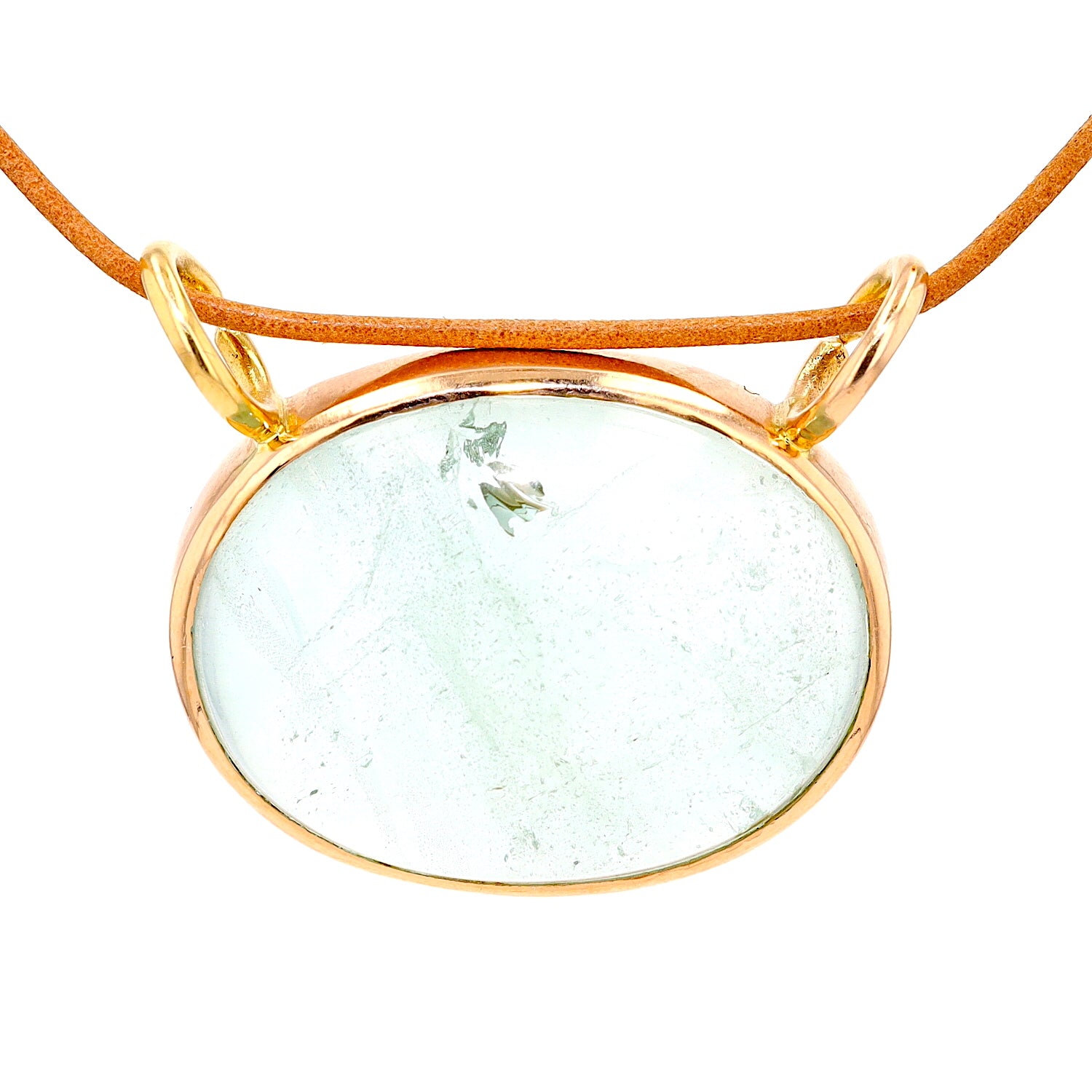 Anhänger in 585er Rotgold mit einem Aquamarin Cabochon, hängend frontal