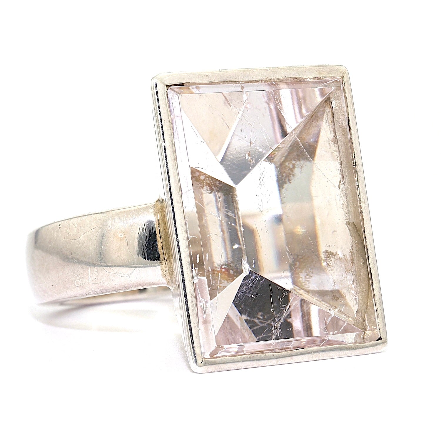 Ring in 925er Silber mit einem Morganit ca. 28,1 ct, liegend rechts gedreht