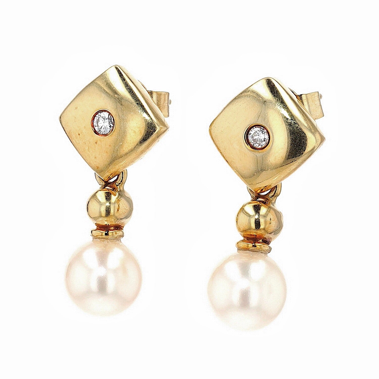 1 Paar Ohrringe aus 585er Gelbgold mit Zuchtperlen und Brillanten, hängend links gedreht