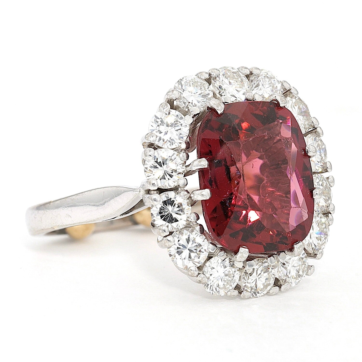 Ring in 750er Weißgold mit einem Turmalin und Brillanten, liegend rechts gedreht