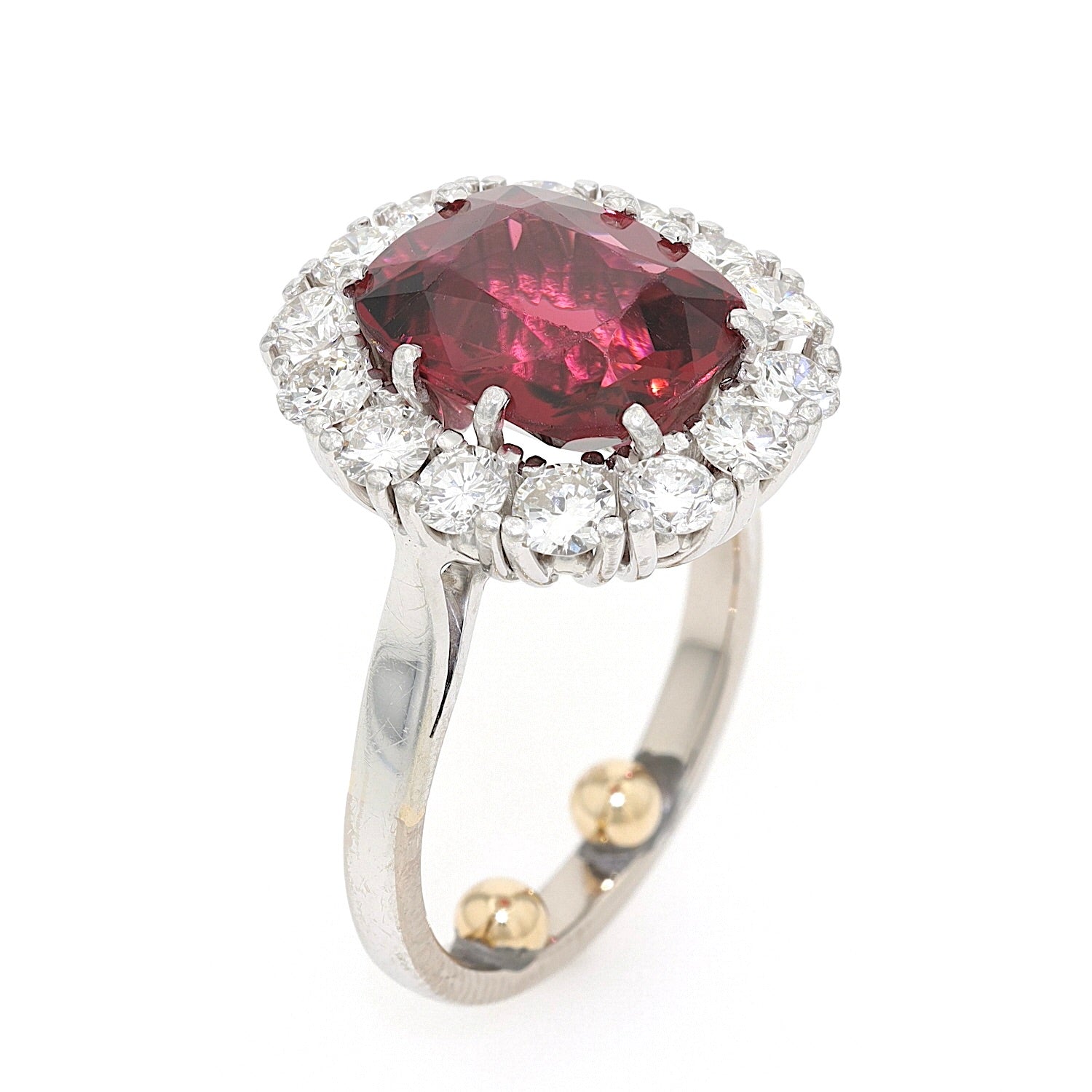 Ring in 750er Weißgold mit einem Turmalin und Brillanten, stehend