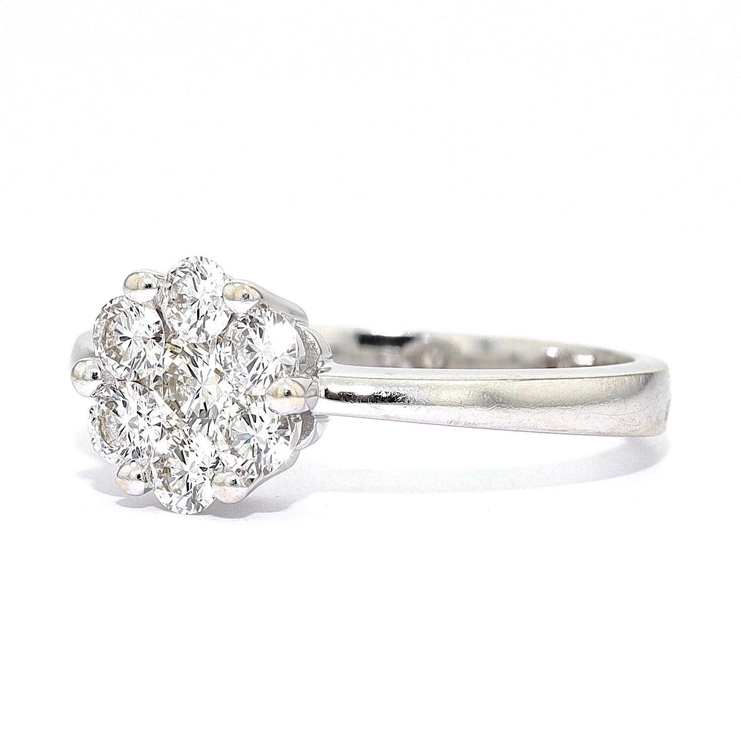 Christ Ring in 585er Weißgold mit Brillanten, liegend links gedreht