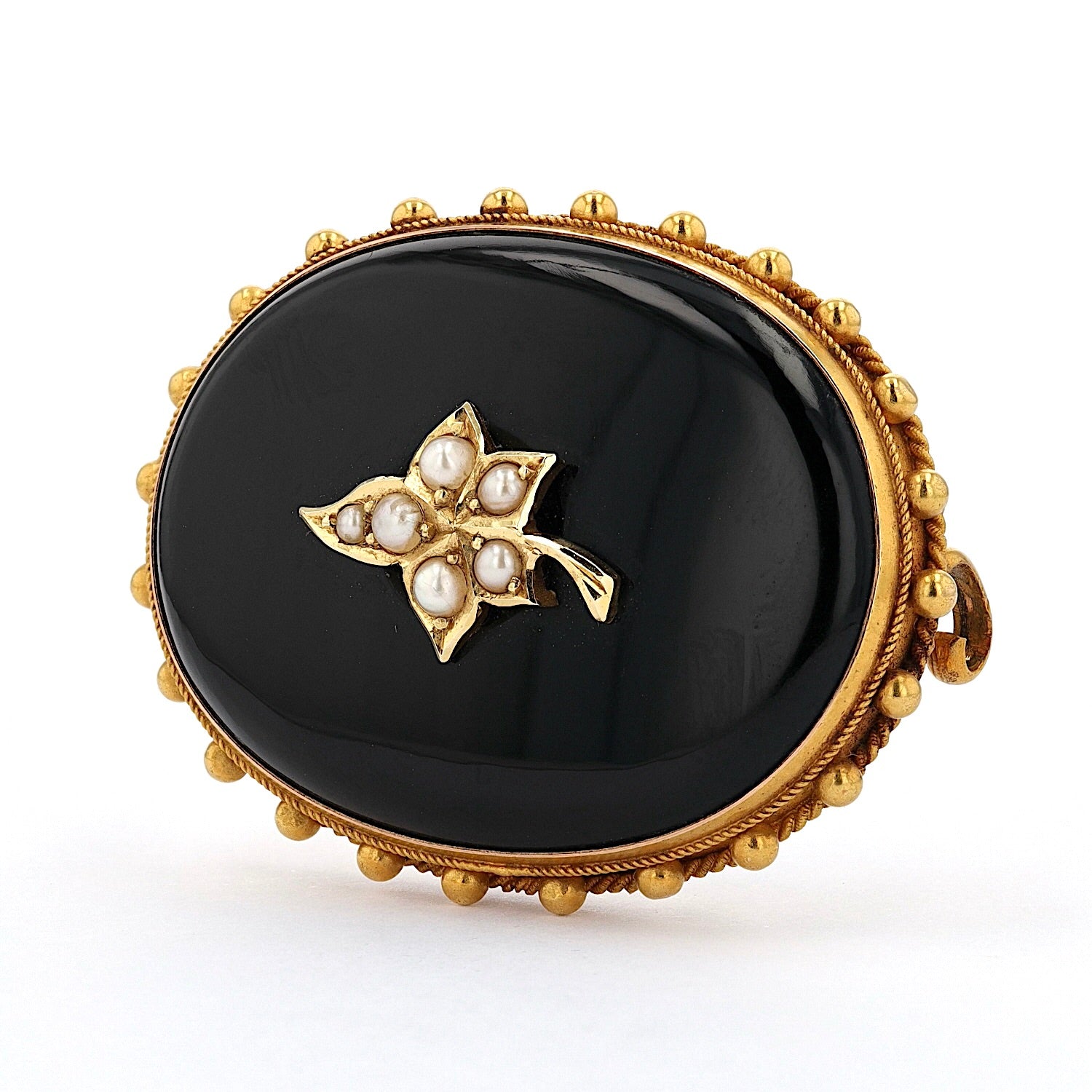 Viktorianische Brosche aus 9 kt Gelbgold mit Onyx und Saatperlen, liegend links gedreht