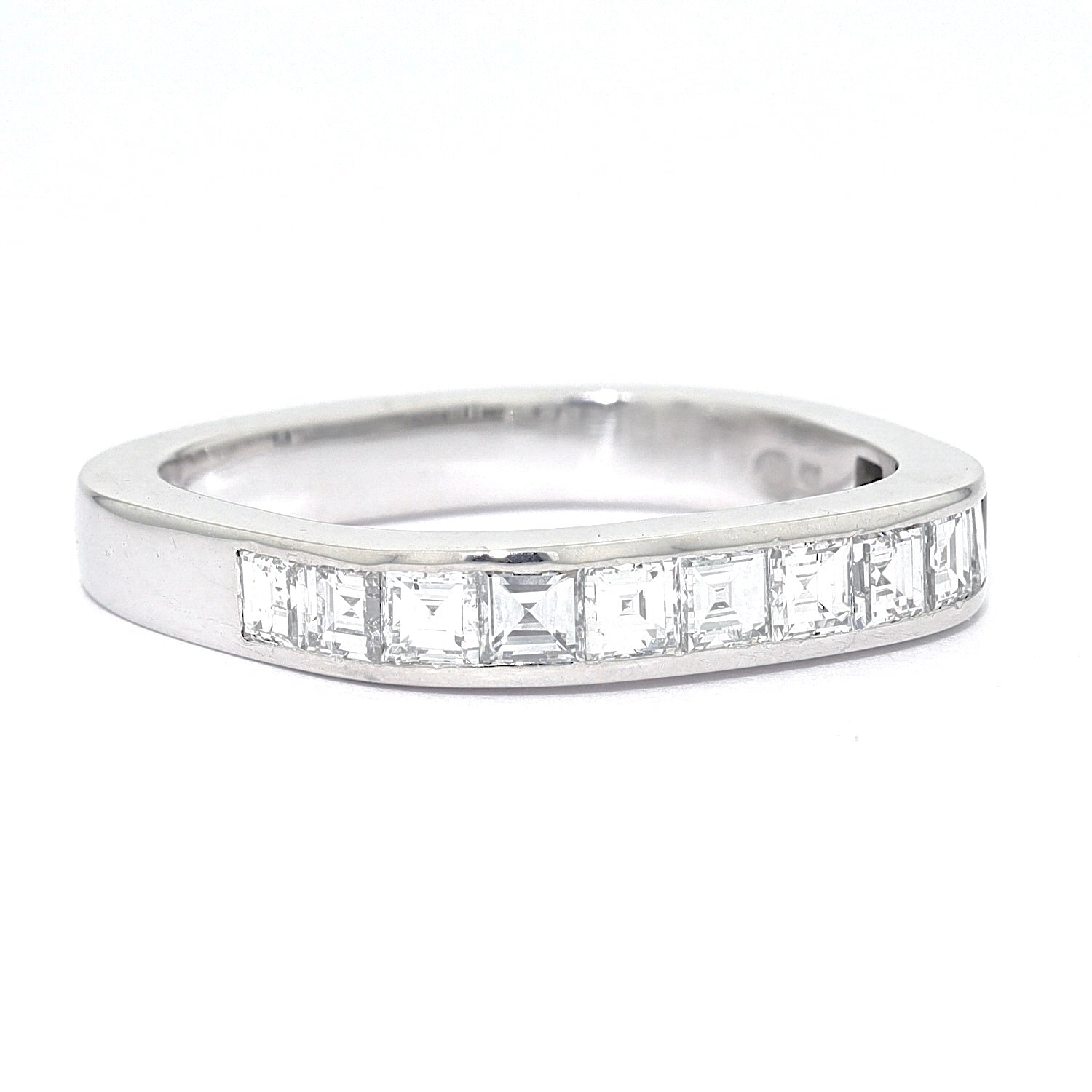 Ring in 750er Weißgold mit Diamanten, ges. ca. 1,2 ct, liegend rechts gedreht