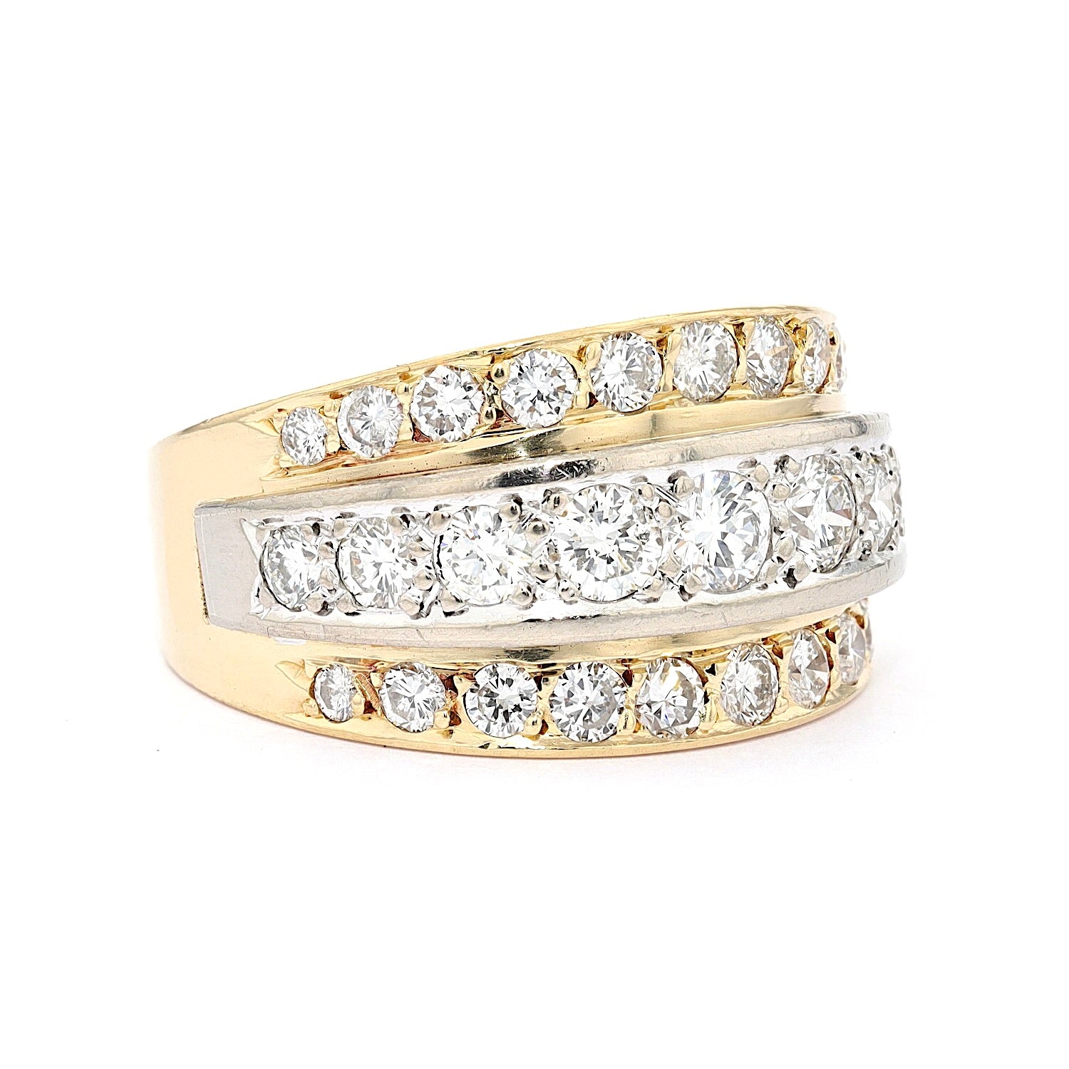 Ring in 750er Bicolor Gold mit insgesamt ca. 1,6 ct Brillanten, liegend rechts gedreht