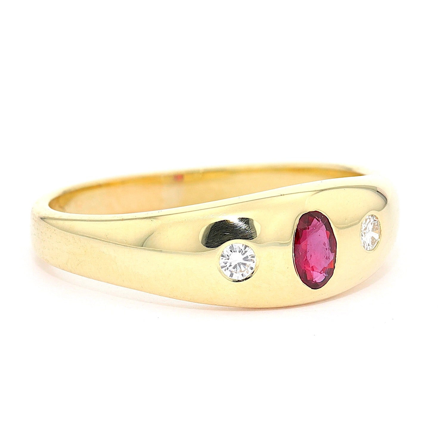 Ring in 585er Gelbgold mit einem Rubin und Brillanten, liegend rechts gedreht