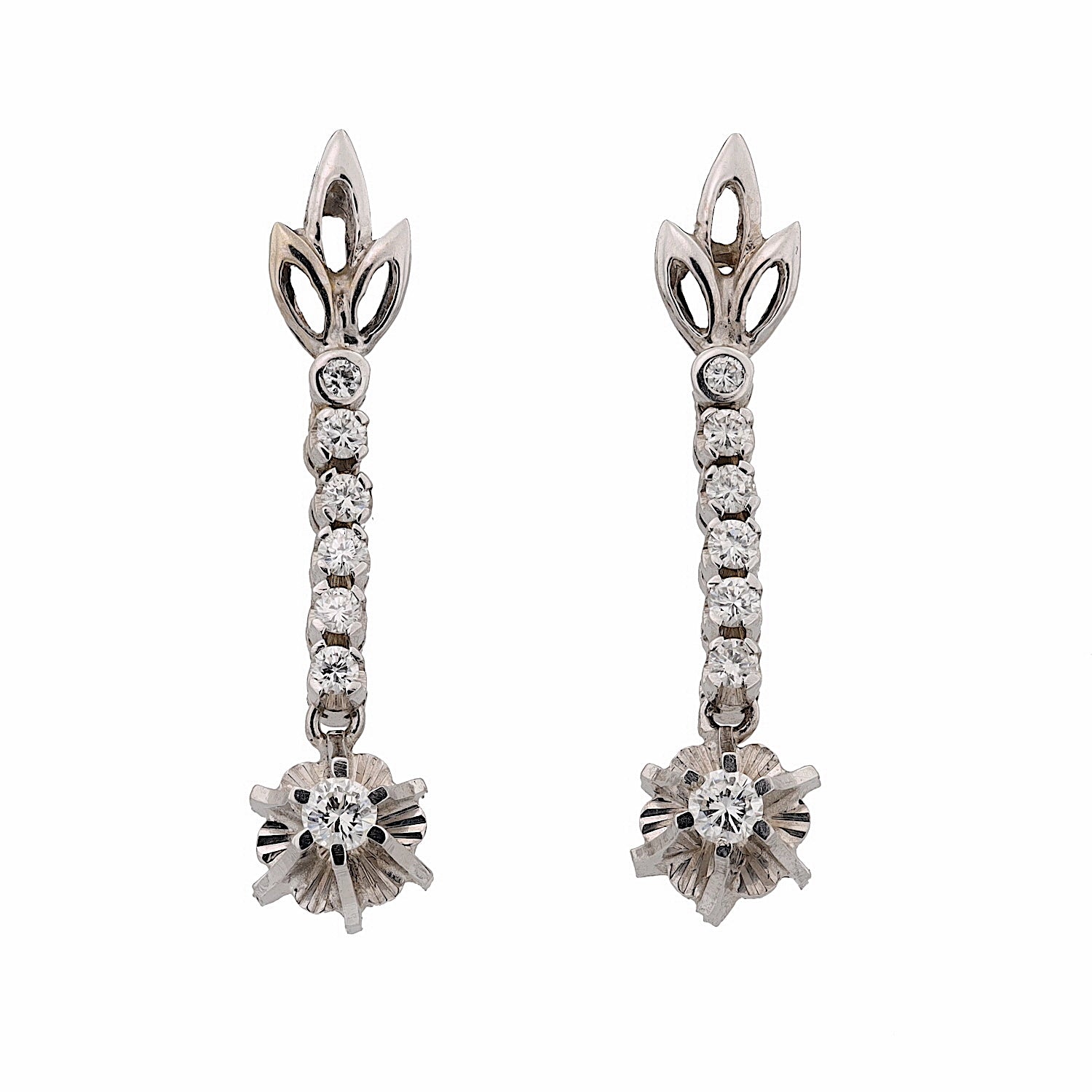 1 Paar Ohrhänger in 750er Weißgold mit Brillanten, hängend frontal 1