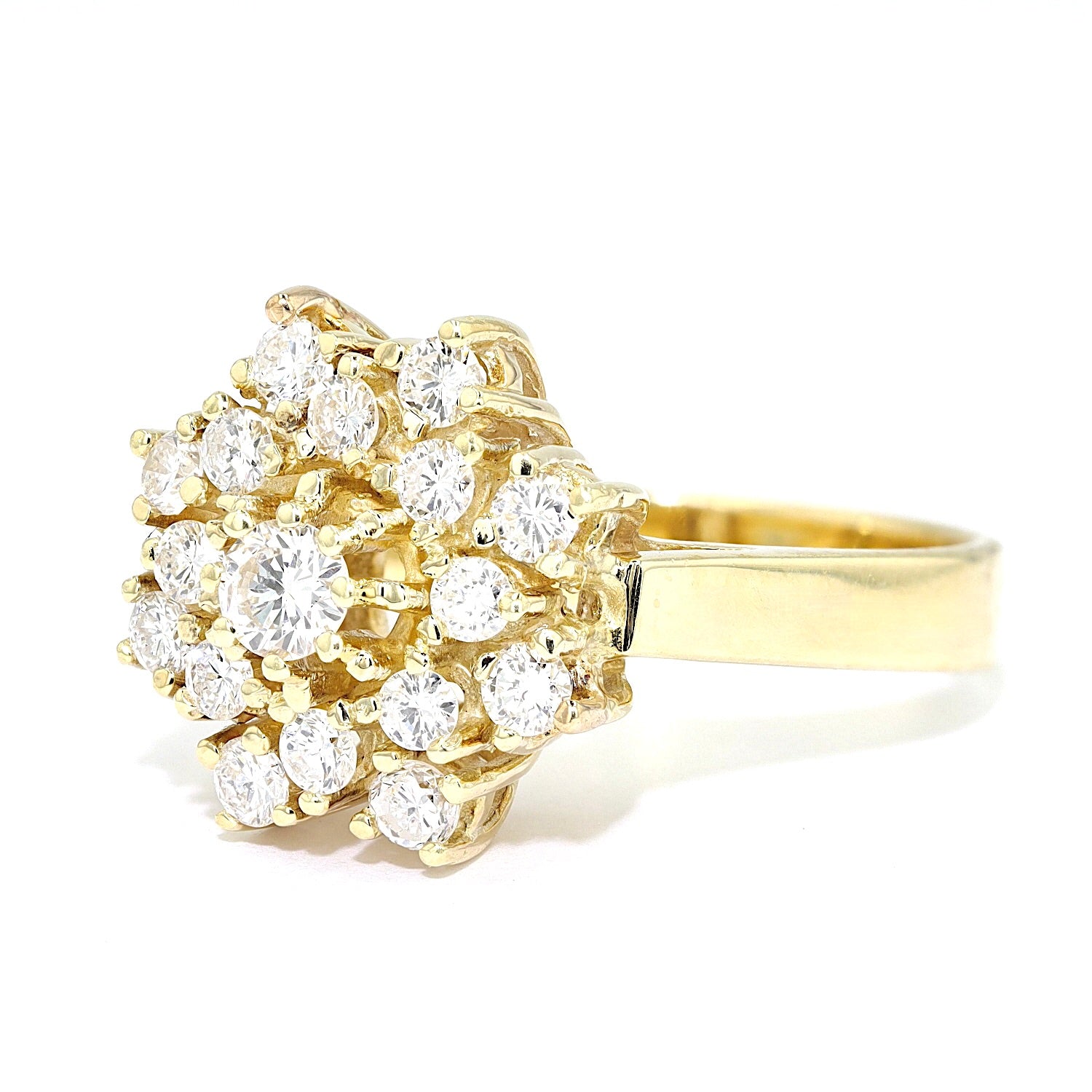 Ring in 585er Gelbgold mit insgesamt ca. 0,80 ct Brillanten, liegend links gedreht