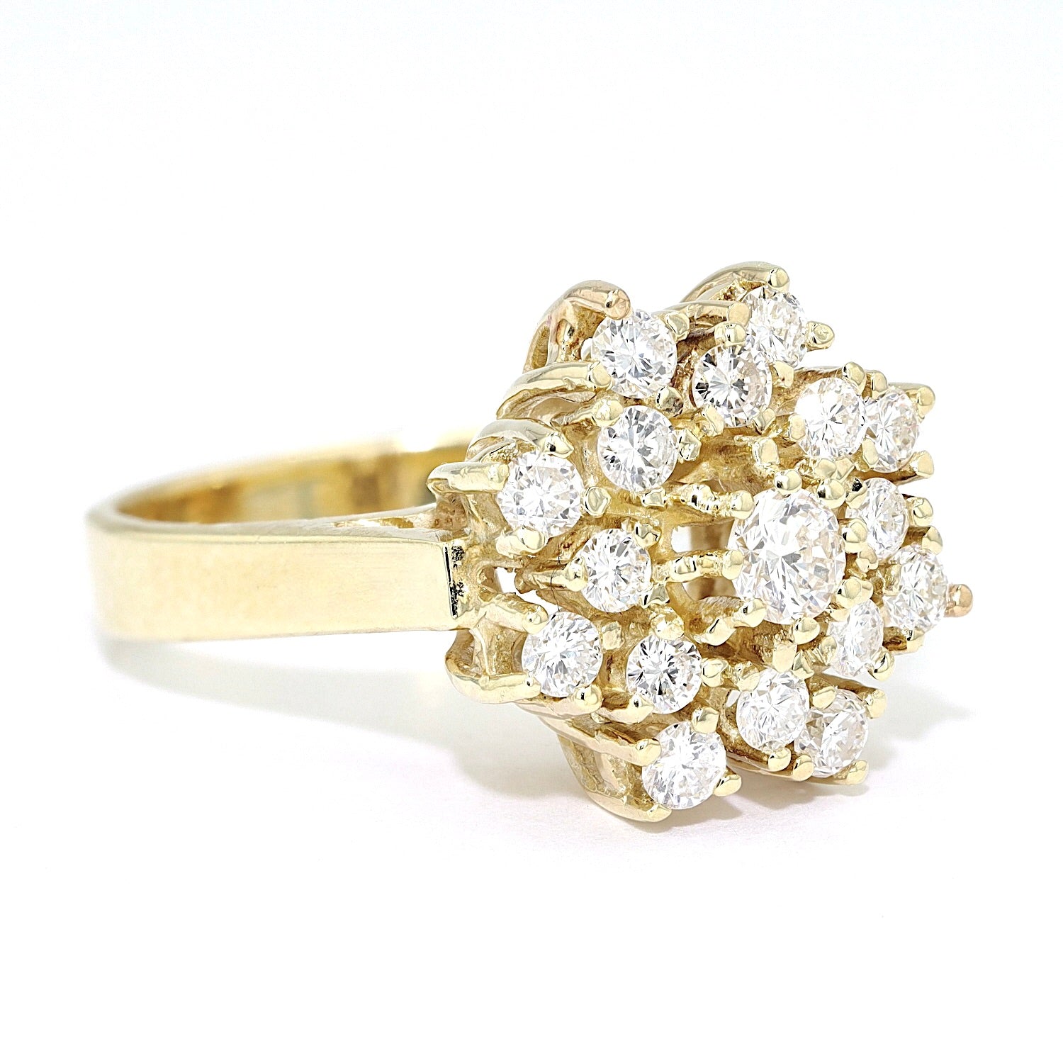 Ring in 585er Gelbgold mit insgesamt ca. 0,80 ct Brillanten, liegend rechts gedreht