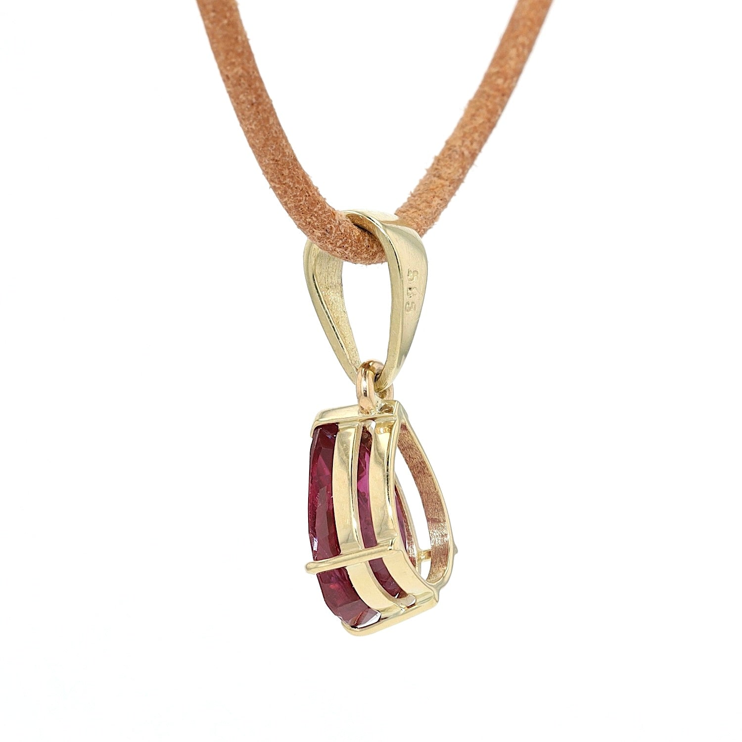 Anhänger in 585er Gelbgold mit einem Rubin, hängend seitlich gedreht