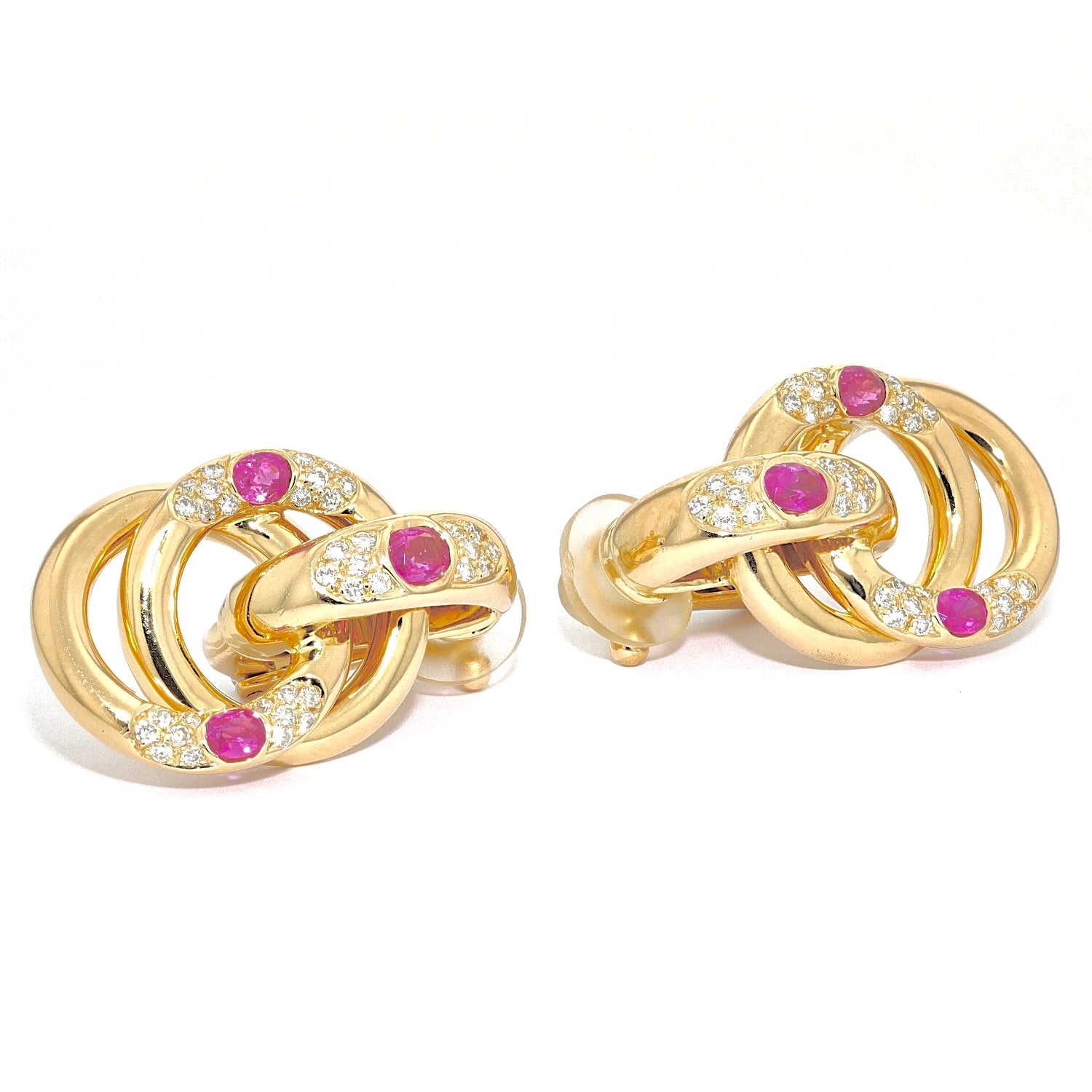 1 Paar Ohrringe in 750er Gelbgold mit pinkfarbenen Saphiren und Brillanten, liegend rechts gedreht