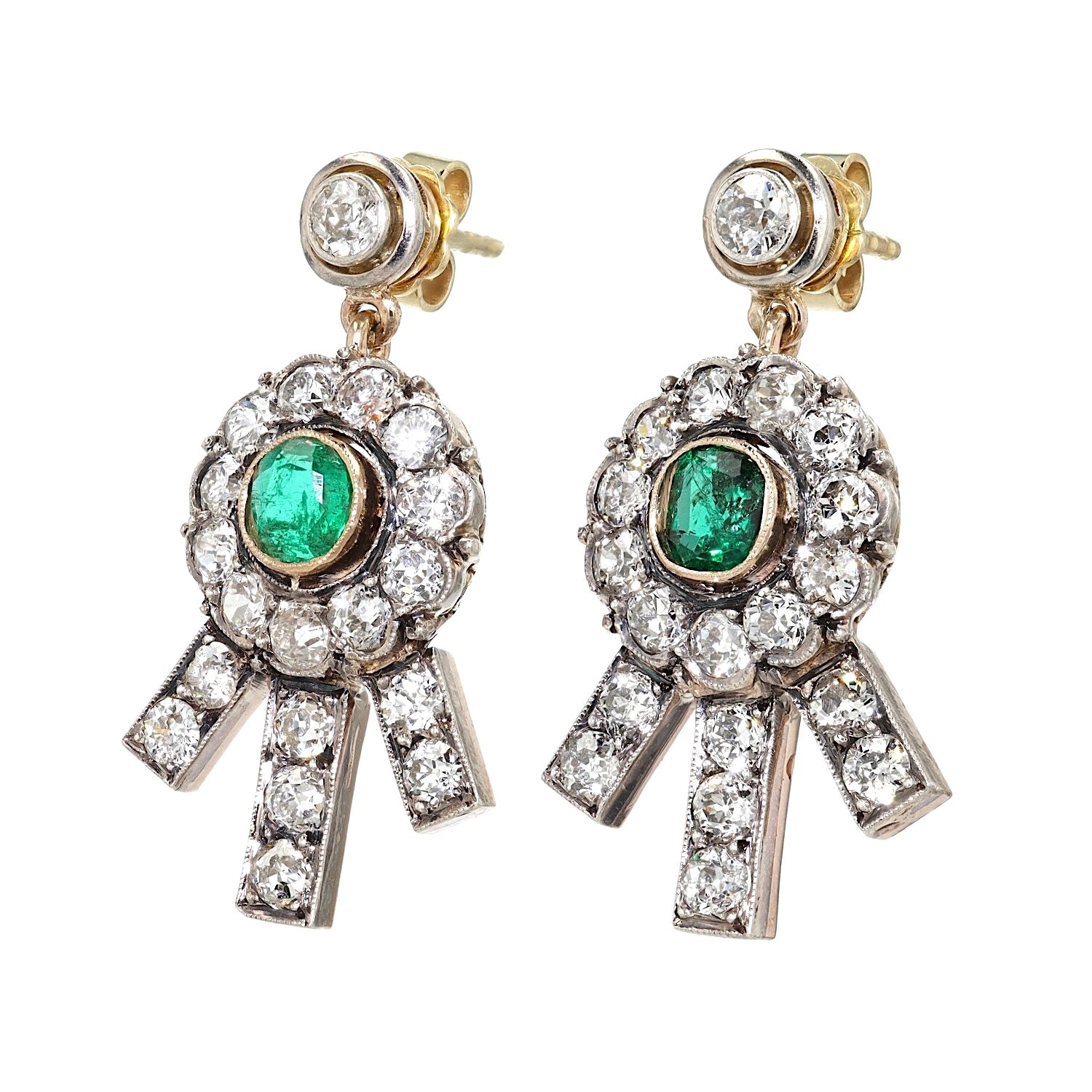 Paar Ohrringe um 1900 aus 9 kt Gelbgold und Silber mit Diamanten und Smaragden, hängend links gedreht