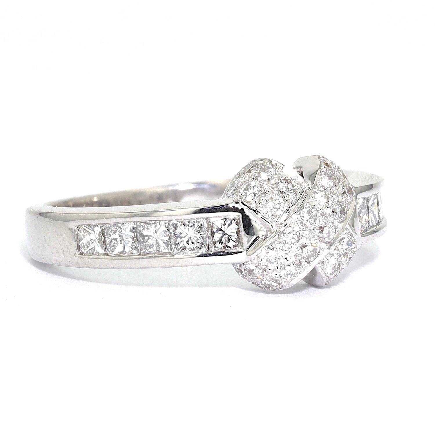 Hans Paul Buchwald Ring in 750er Weißgold mit Diamanten und Brillanten, liegend rechts gedreht