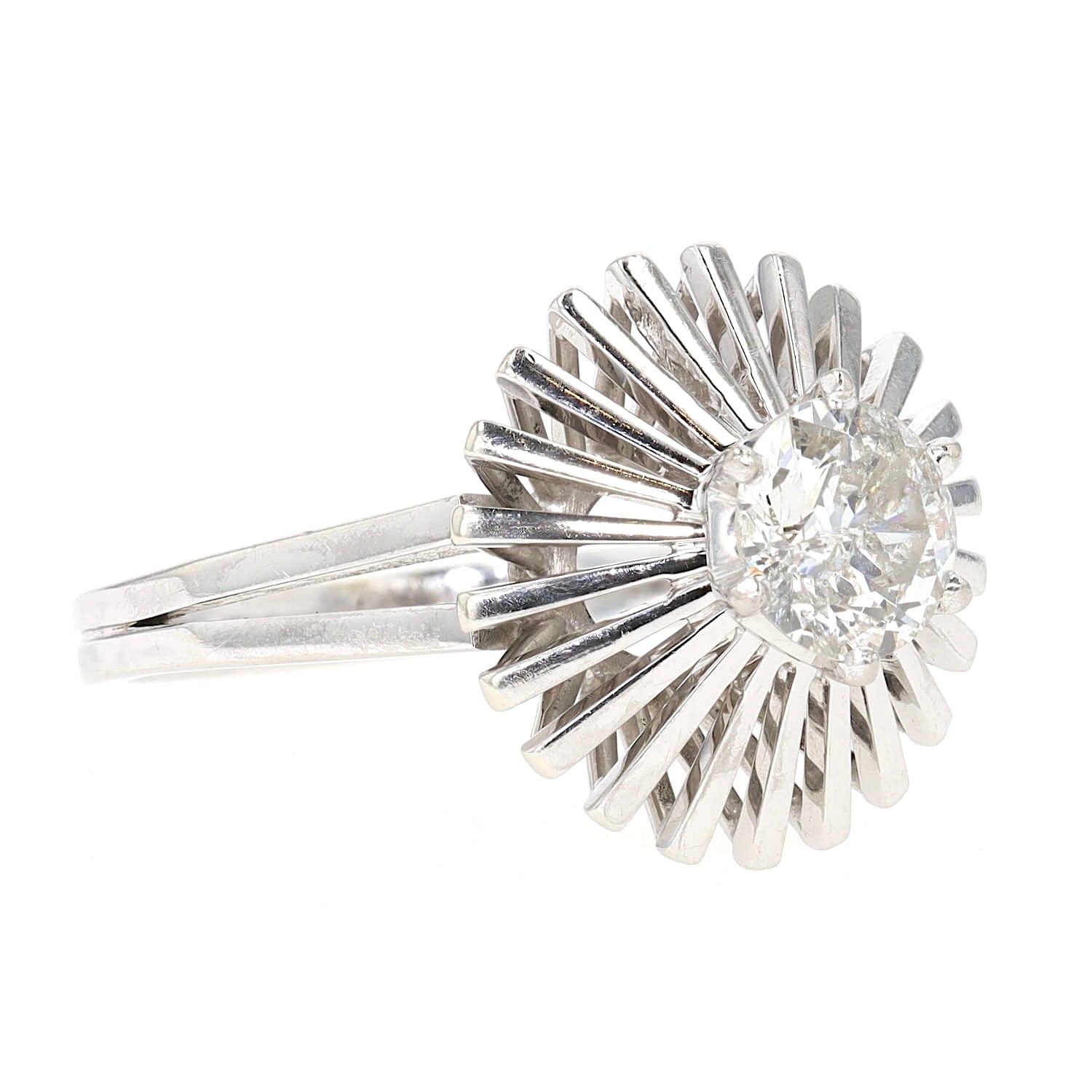 Vintage Ring in 750er Weißgold mit einem Brillanten ca. 0,80 ct, liegend rechts gedreht