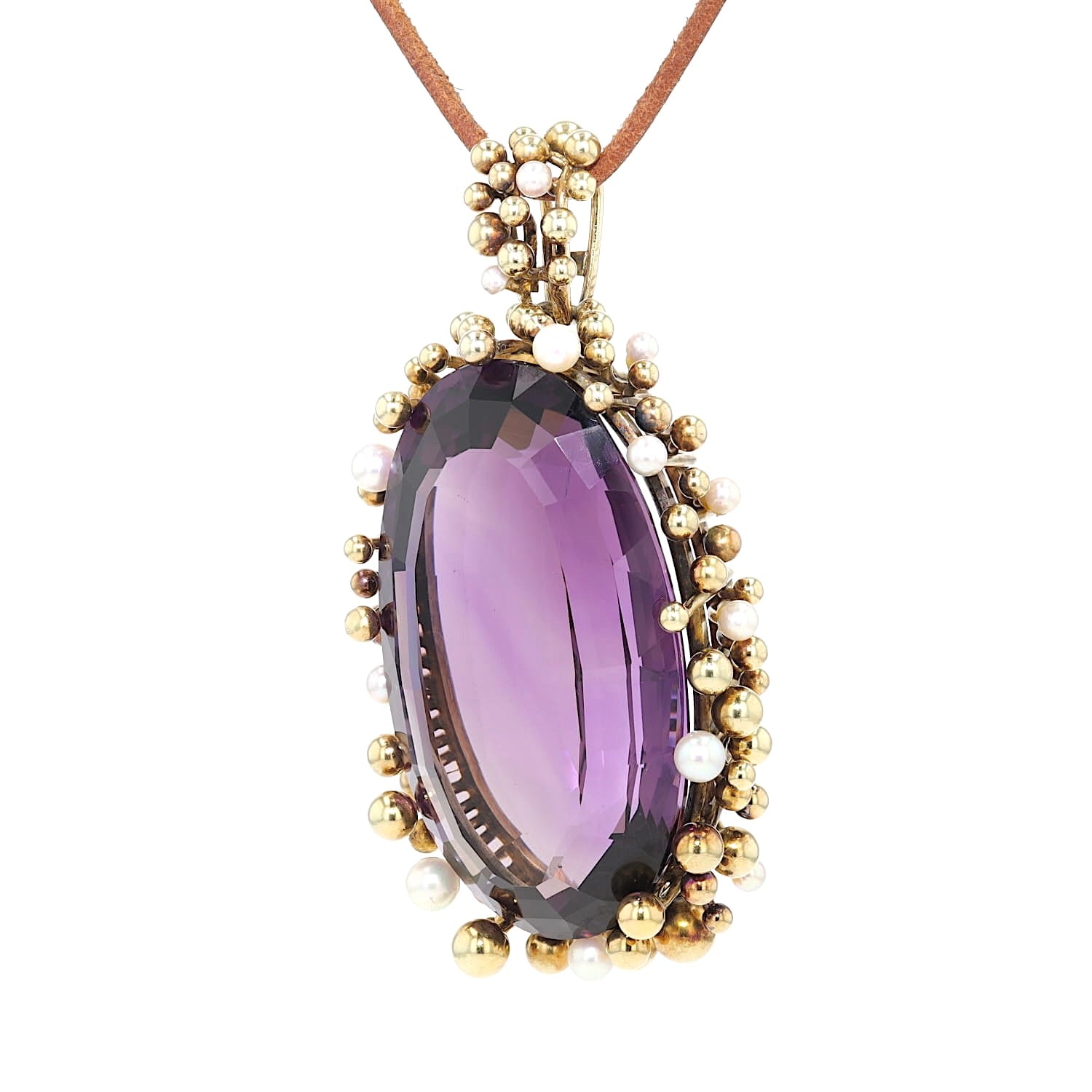 Großer Vintage Anhänger in 585er Gelbgold mit einem Amethyst ca. 82 ct und Zuchtperlen, hängend links gedreht