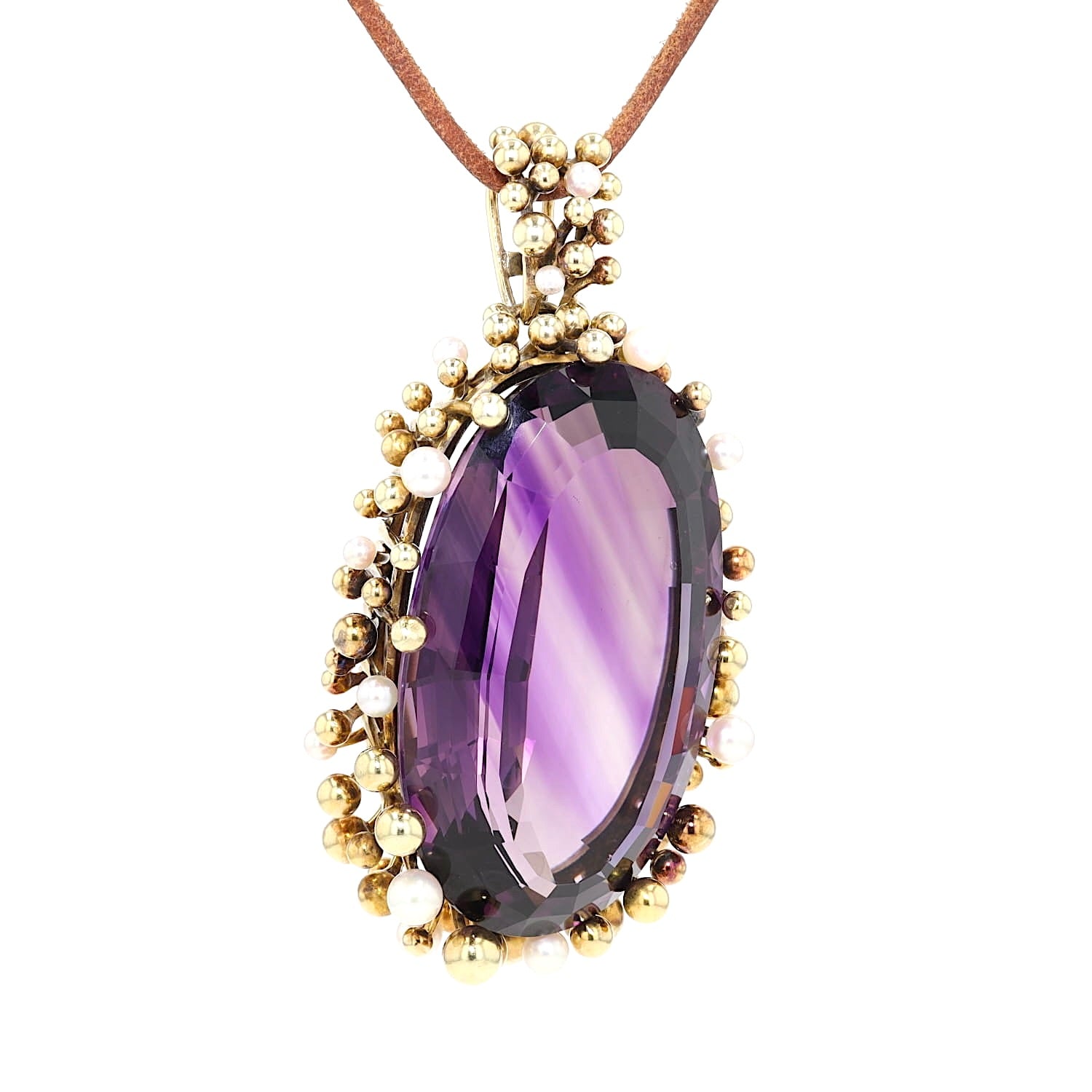 Großer Vintage Anhänger in 585er Gelbgold mit einem Amethyst ca. 82 ct und Zuchtperlen, hängend rechts gedreht