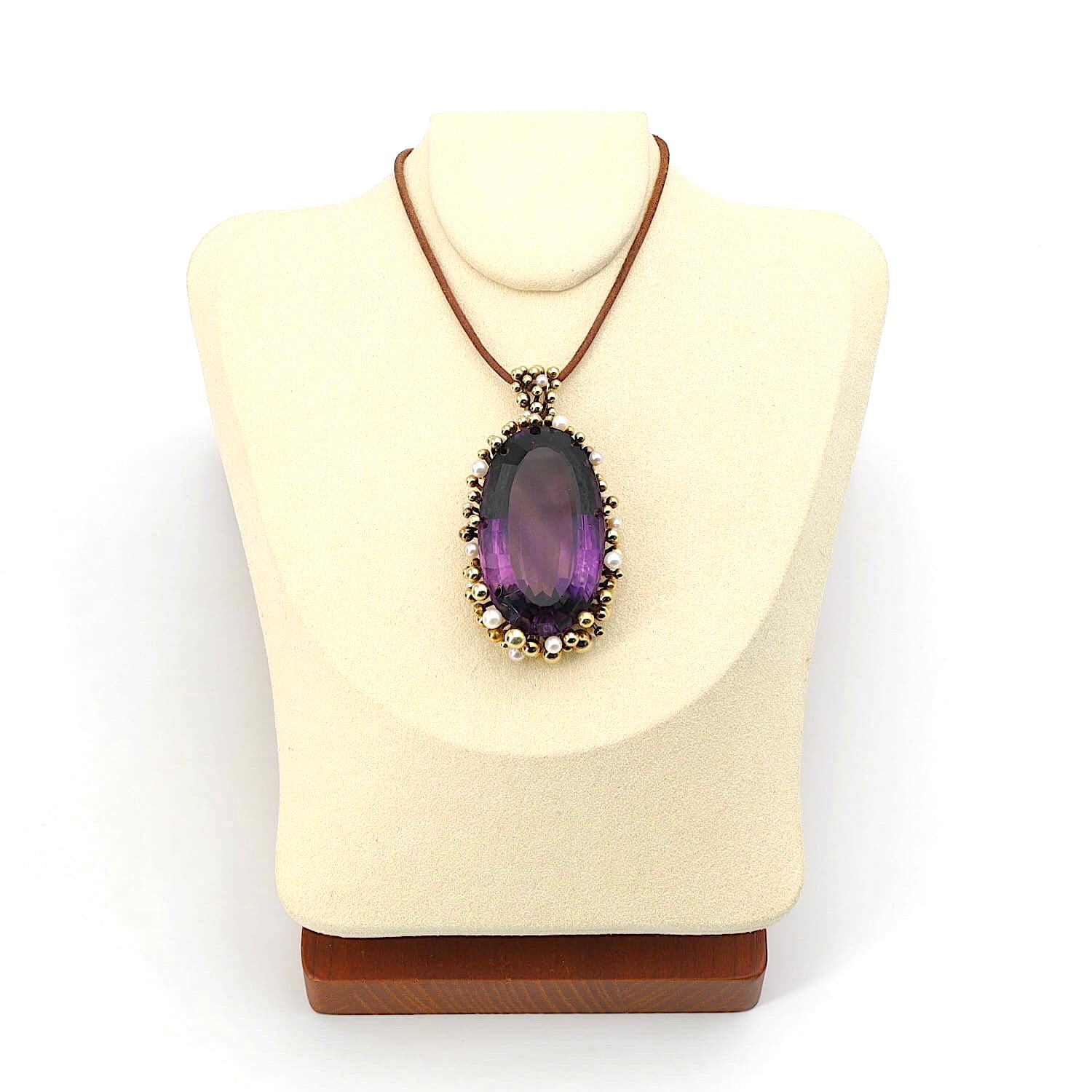 Großer Vintage Anhänger in 585er Gelbgold mit einem Amethyst ca. 82 ct und Zuchtperlen, an der Büste