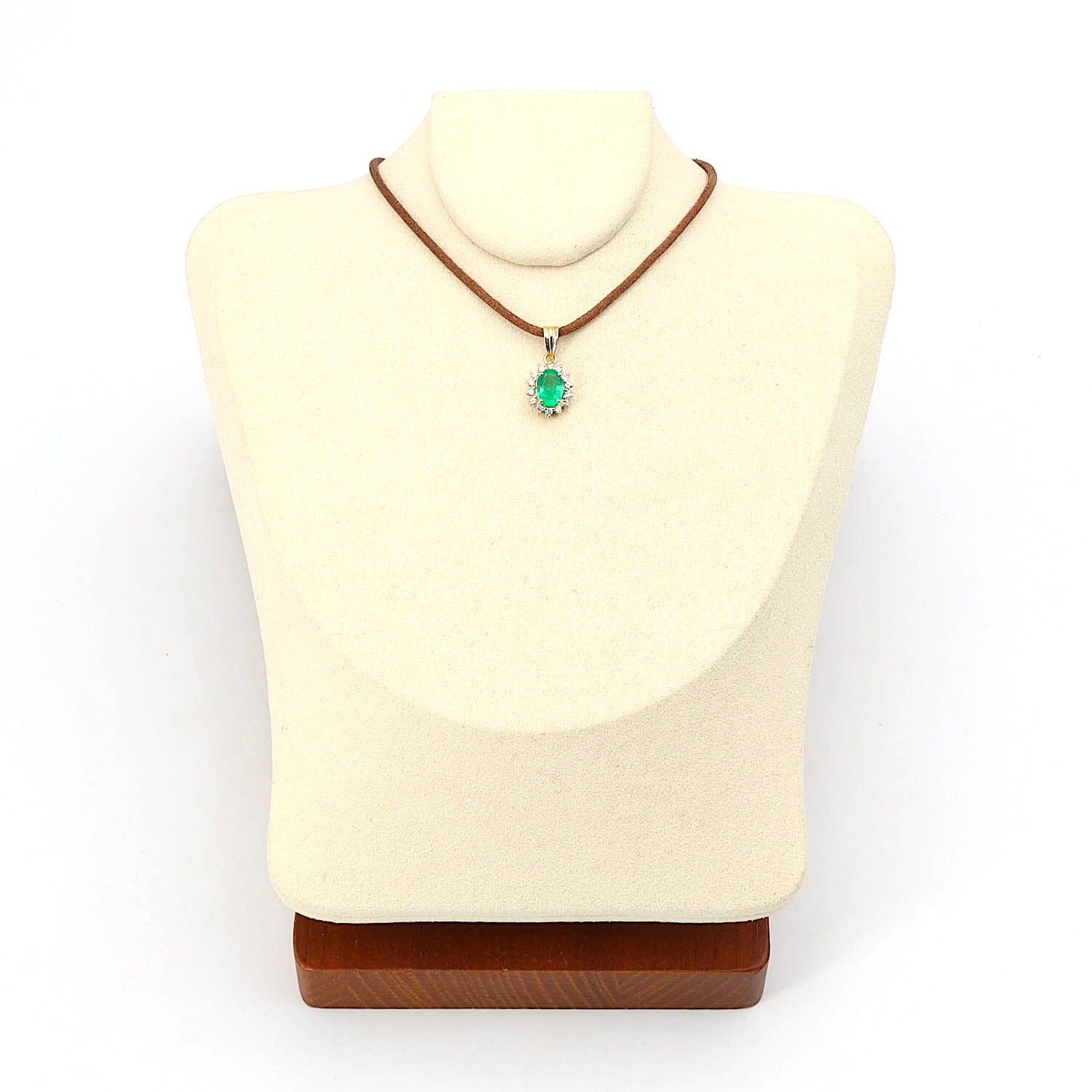 Anhänger in 750er Gelbgold mit einem Smaragd und Diamanten, an der Büste