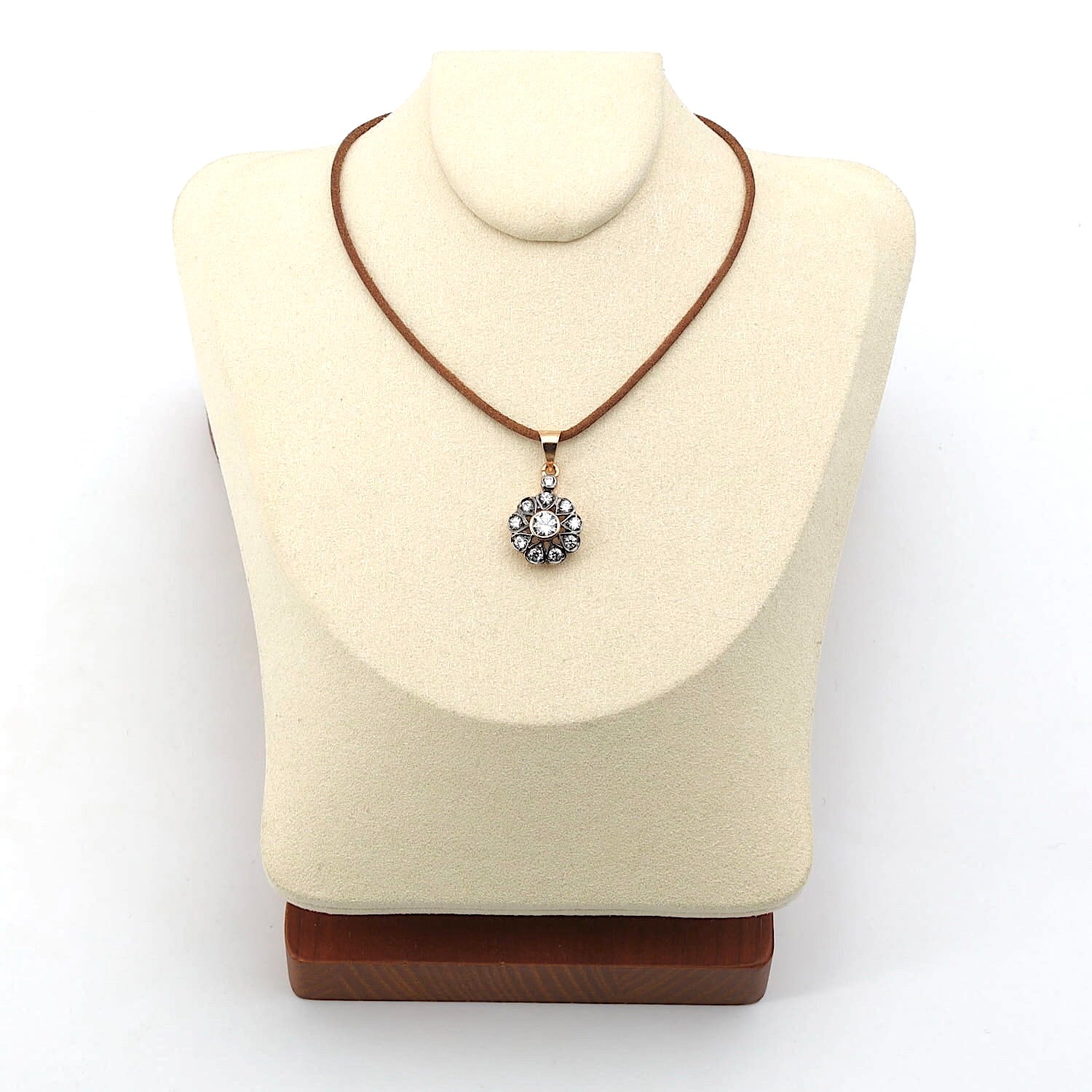 Anhänger in 585er Roségold mit Cubic Zirkonia, an der Büste