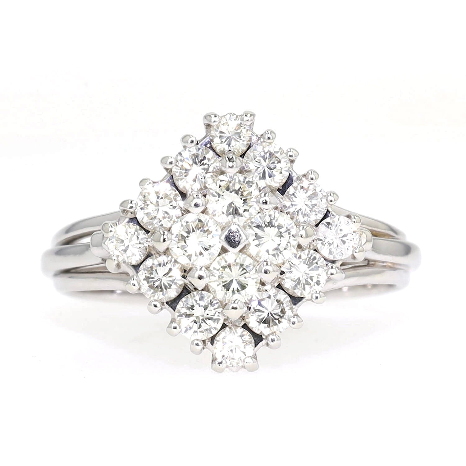 Vintage Ring in 750er Weißgold mit Brillanten, liegend frontal
