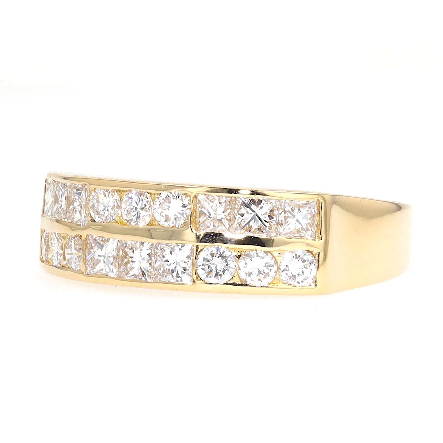 Ring in 750er Gelbgold mit Brillanten und Diamanten, liegend links gedreht