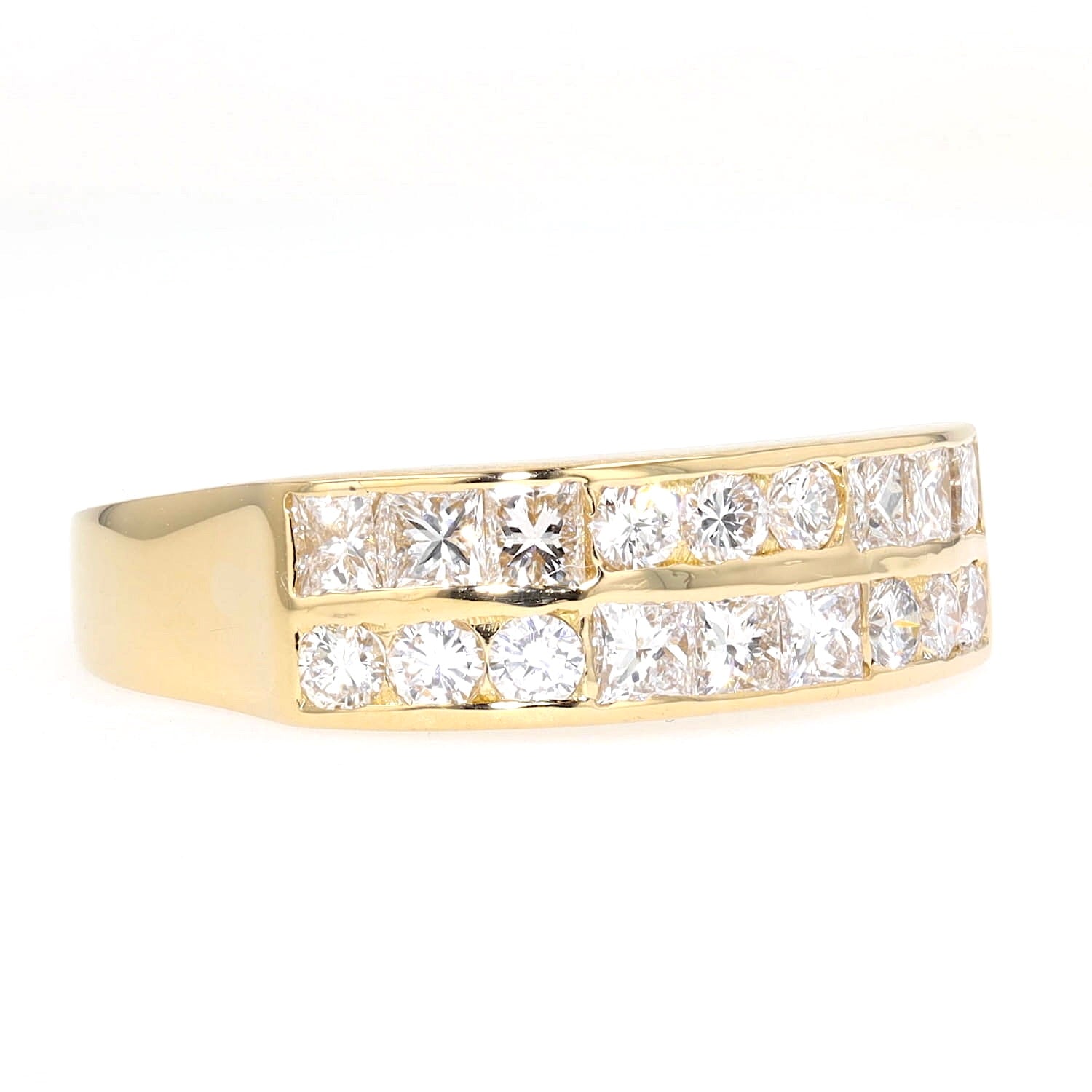 Ring in 750er Gelbgold mit Brillanten und Diamanten, liegend rechts gedreht