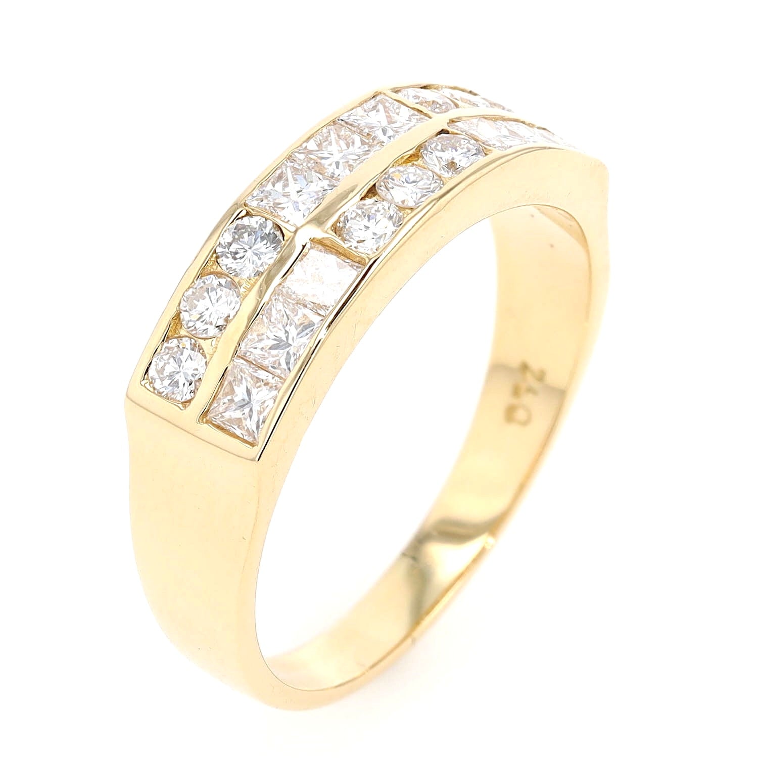 Ring in 750er Gelbgold mit Brillanten und Diamanten, stehend