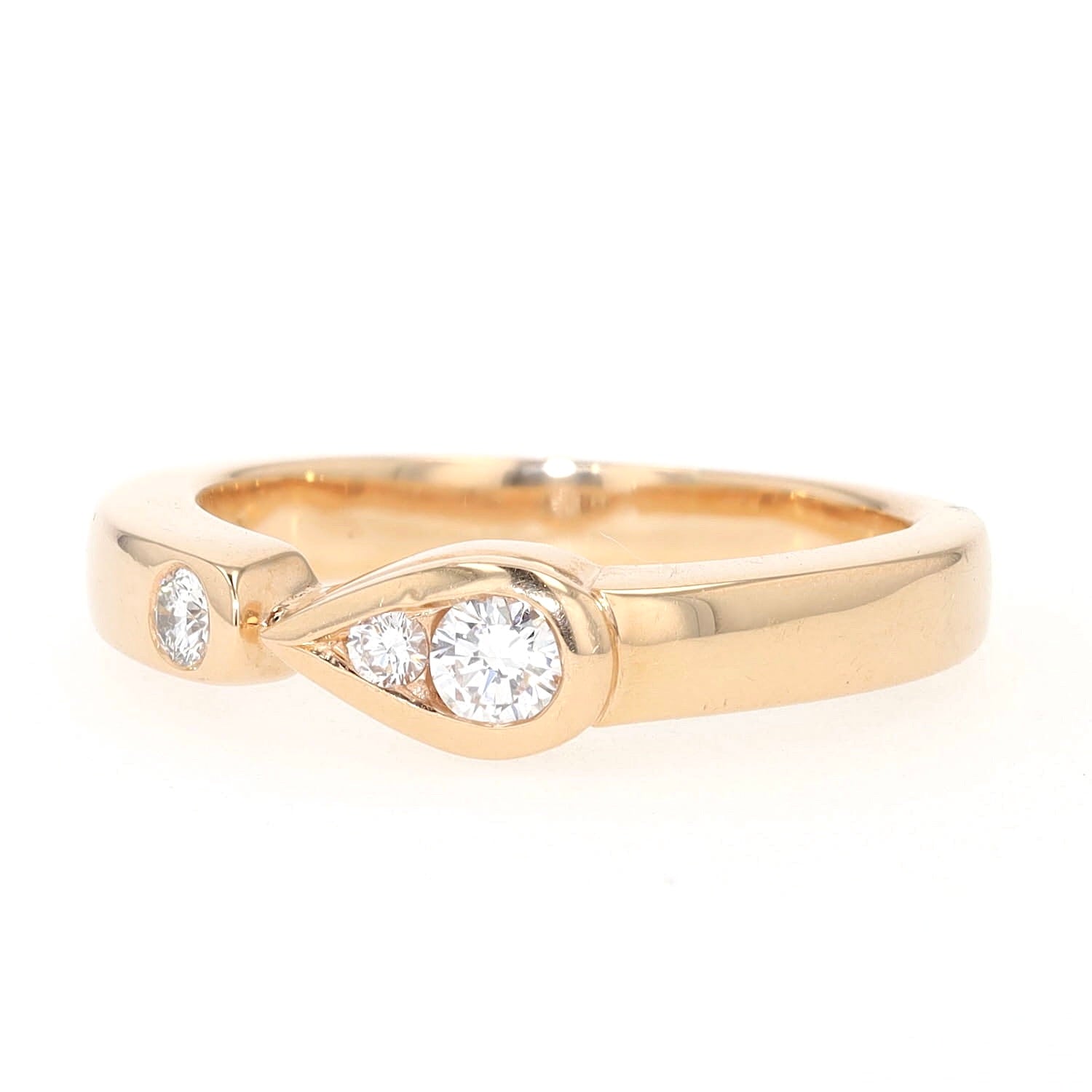 Ring in 750er Gelbgold mit Brillanten, liegend links gedreht