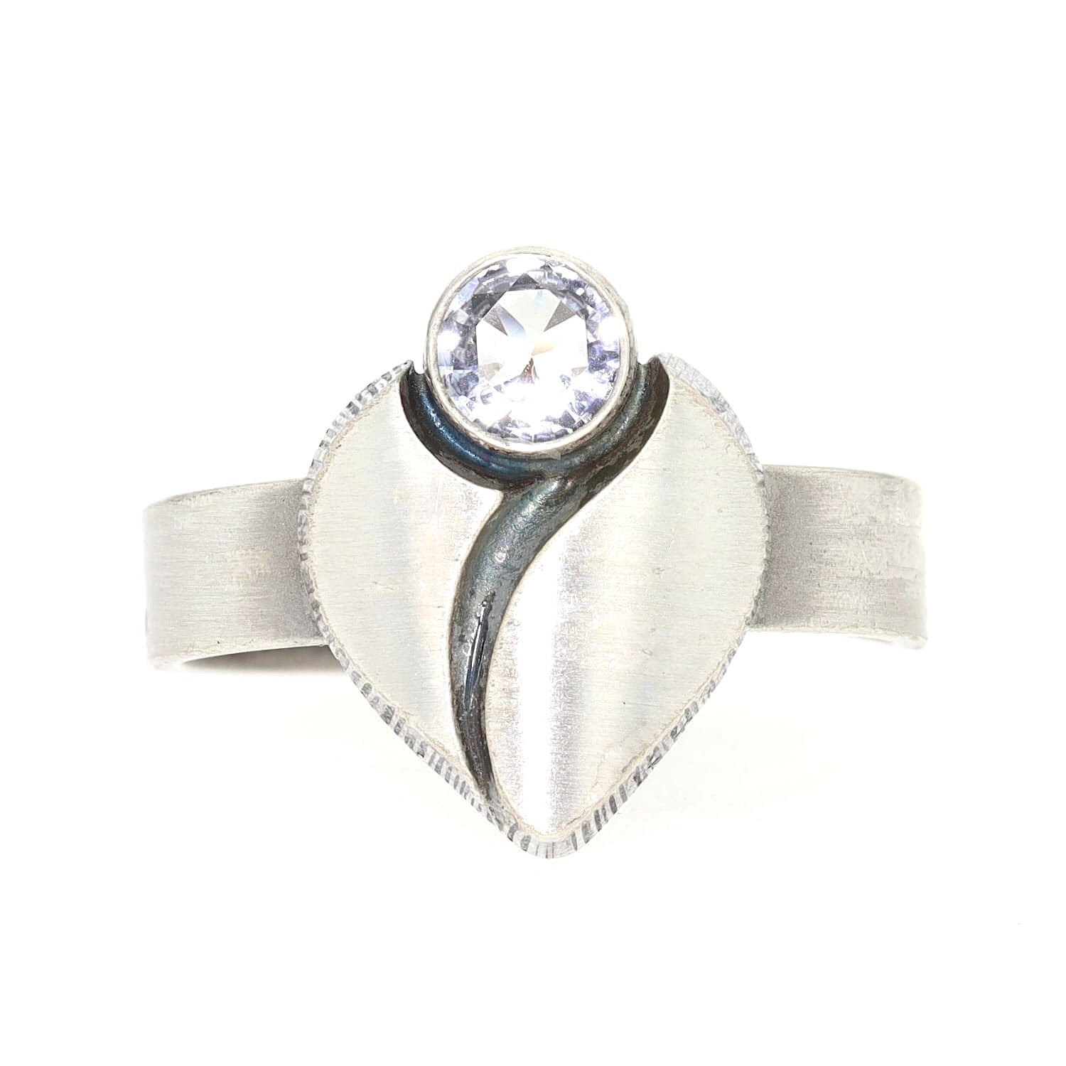 Karl Laine Ring in 925er Silber mit einem Bergkristall, liegend frontal