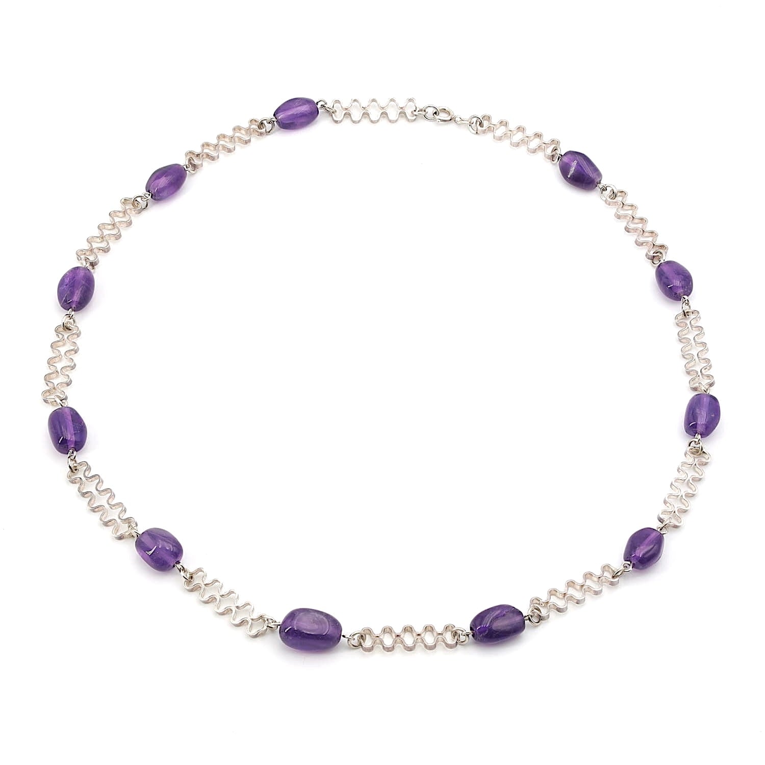 Kette und Armband in 835er Silber mit Amethysten, liegend Draufsicht Kette einzelnd