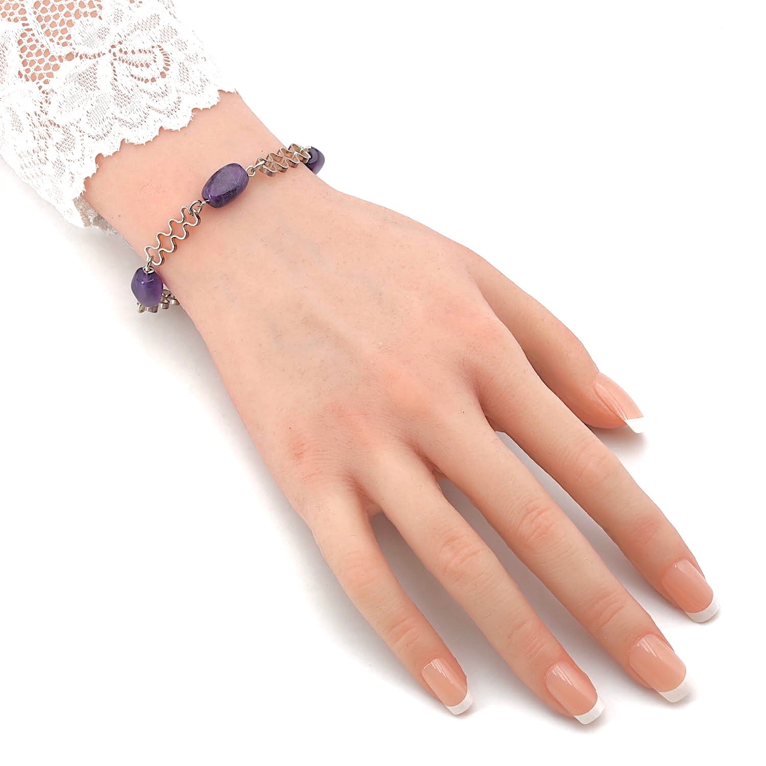Armband in 835er Silber mit Amethysten, am Arm