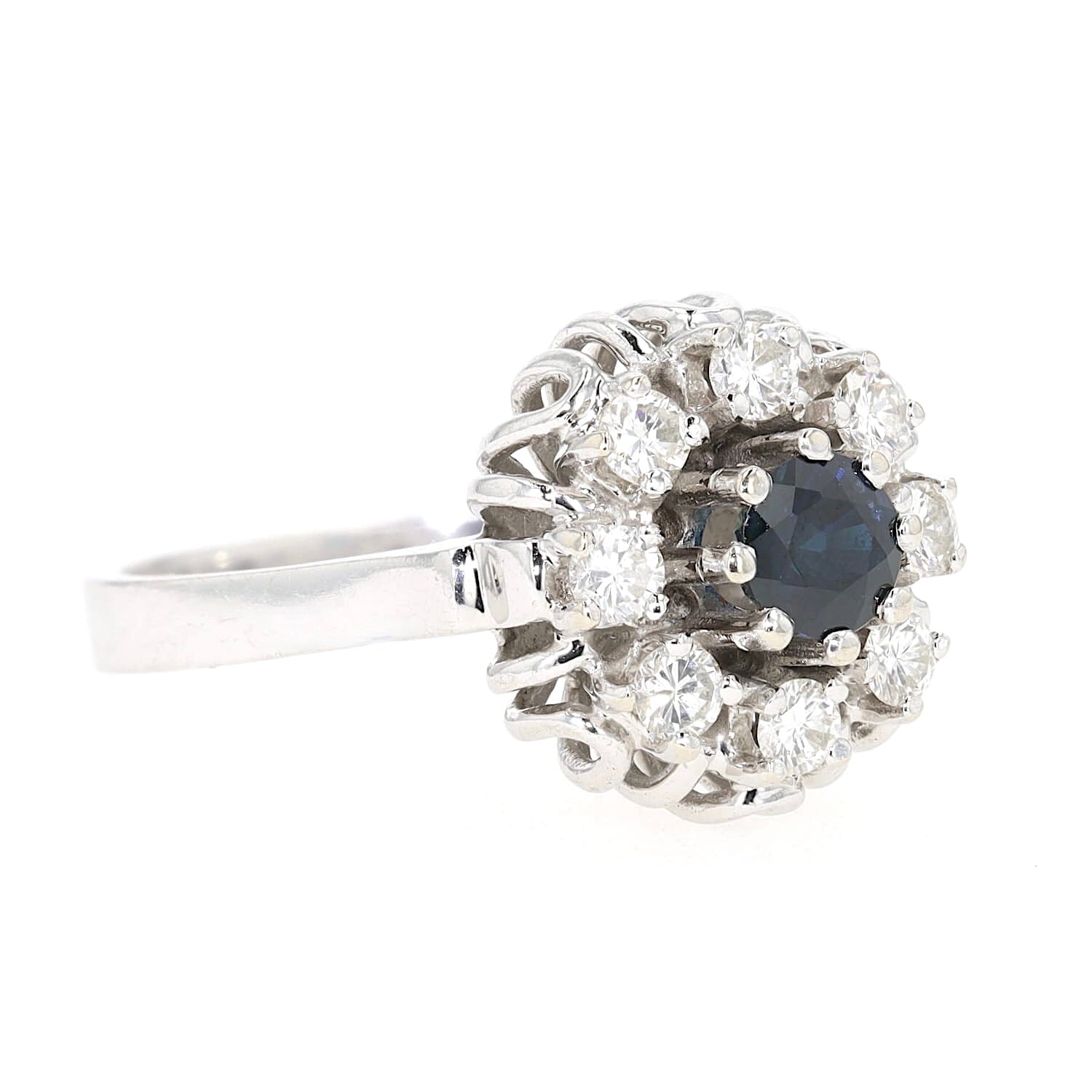 Vintage Ring in 585er Weißgold mit einem Saphir und Brillanten, liegend rechts gedreht