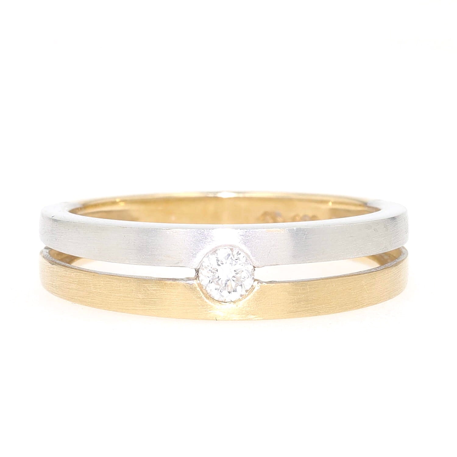 Ring in 585er Bicolor Gold mit einem Brillanten, liegend frontal