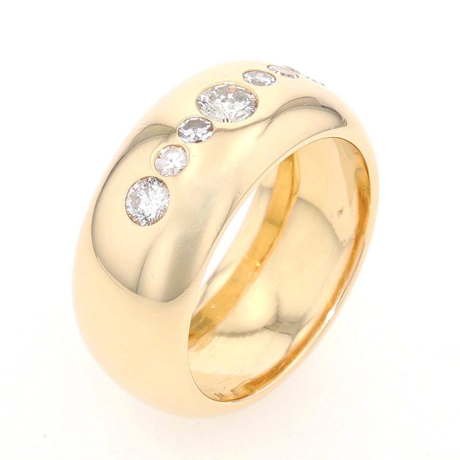 Bandring in 750er Gelbgold mit Brillanten und Diamanten, insgesamt ca. 0,60 ct, stehend
