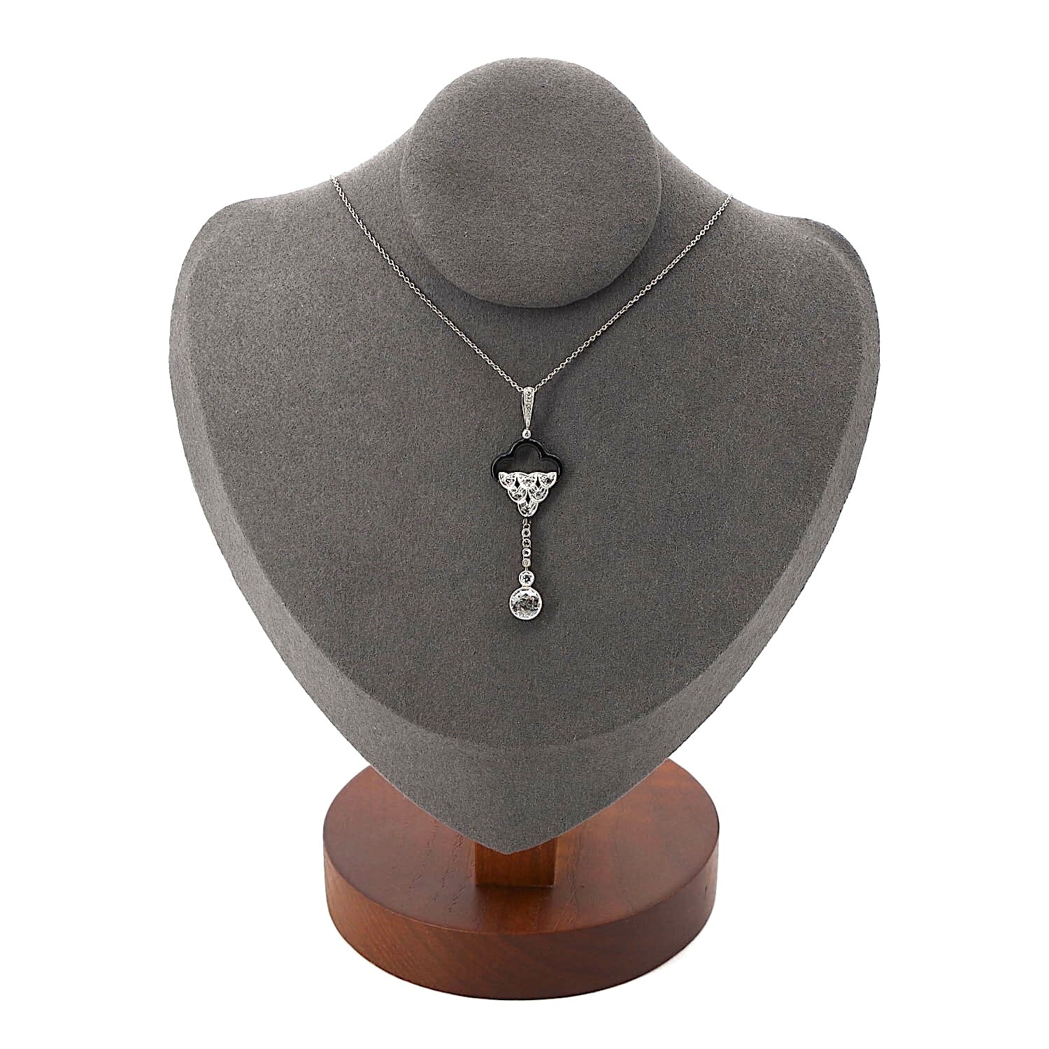 Belle Époque Kette und Anhänger in Platin mit ca. 0,90 ct Diamanten und schwarzer Emaille, an der Büste