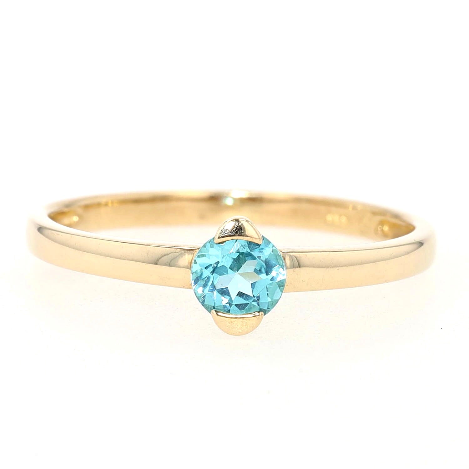 Ring in 333er Gelbgold mit einem Apatit, liegend frontal