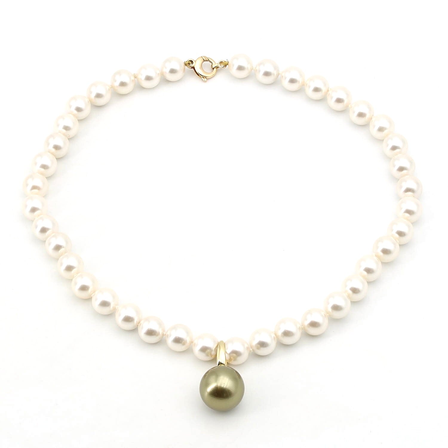 Kette mit Perlenimitationen und 585er Gelbgold, liegend Draufsicht
