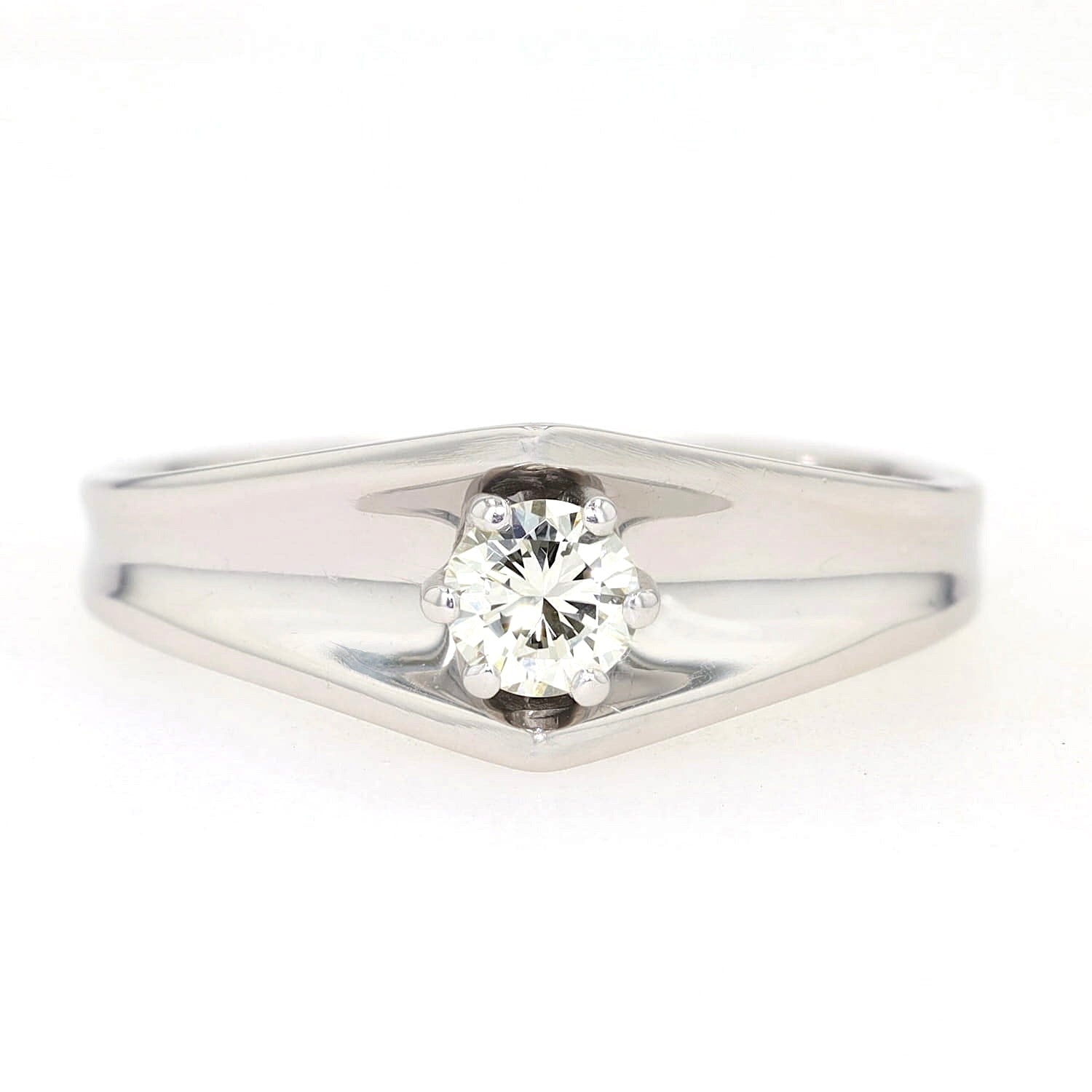 Ring in 585er Weißgold mit einem ca. 0,25 ct Brillanten, liegend frontal