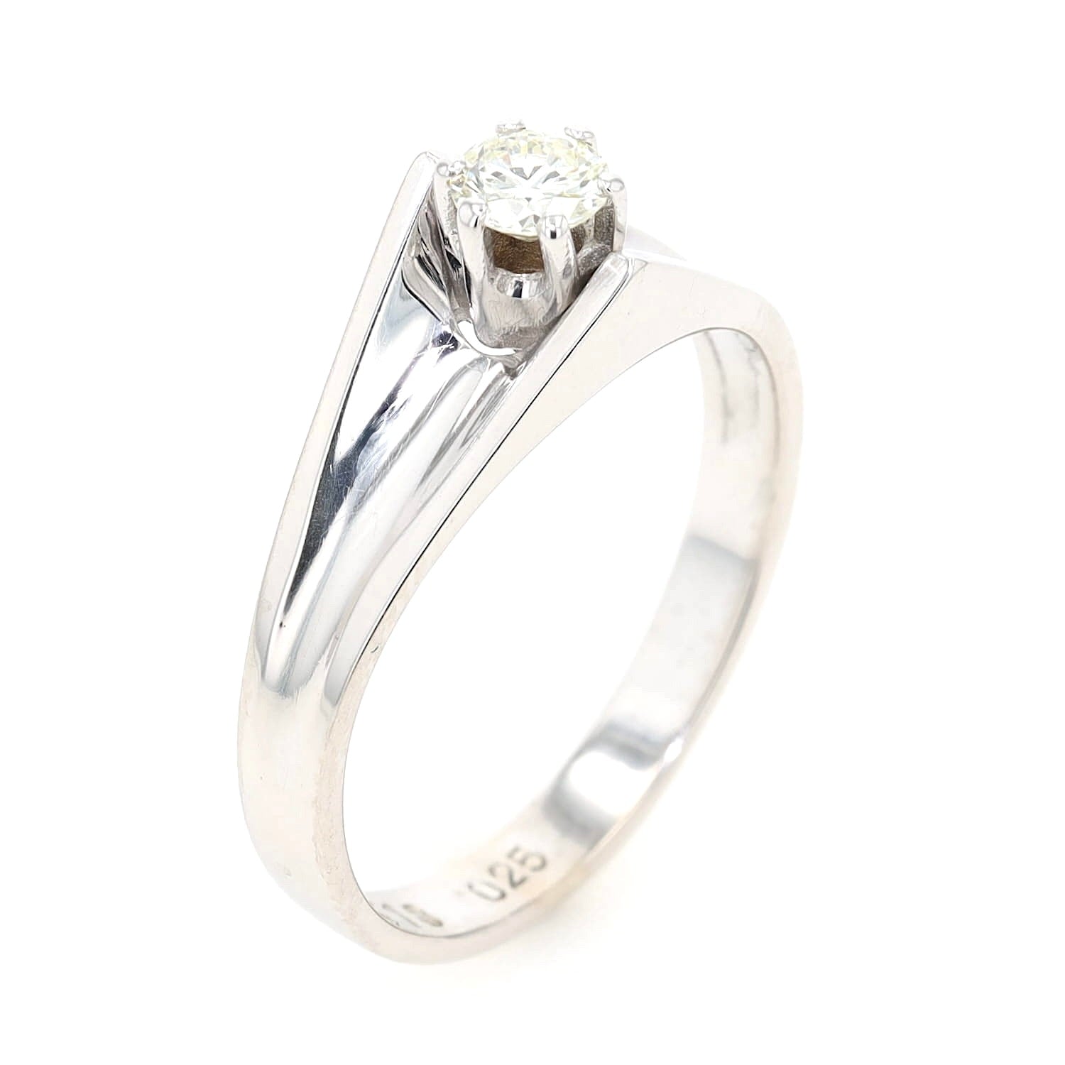 Ring in 585er Weißgold mit einem ca. 0,25 ct Brillanten, stehend