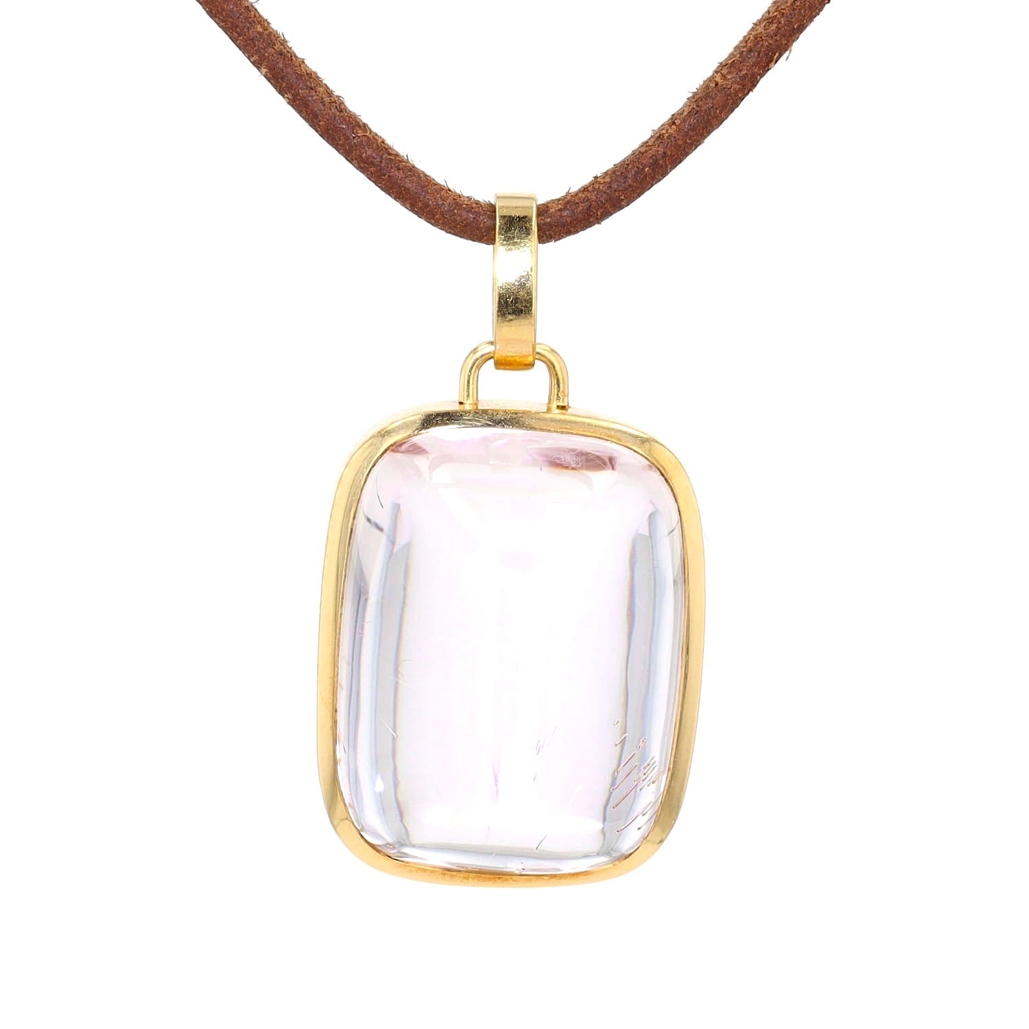 Anhänger in 750er Gelbgold mit einem Kunzit im Cabochonschliff, hängend frontal