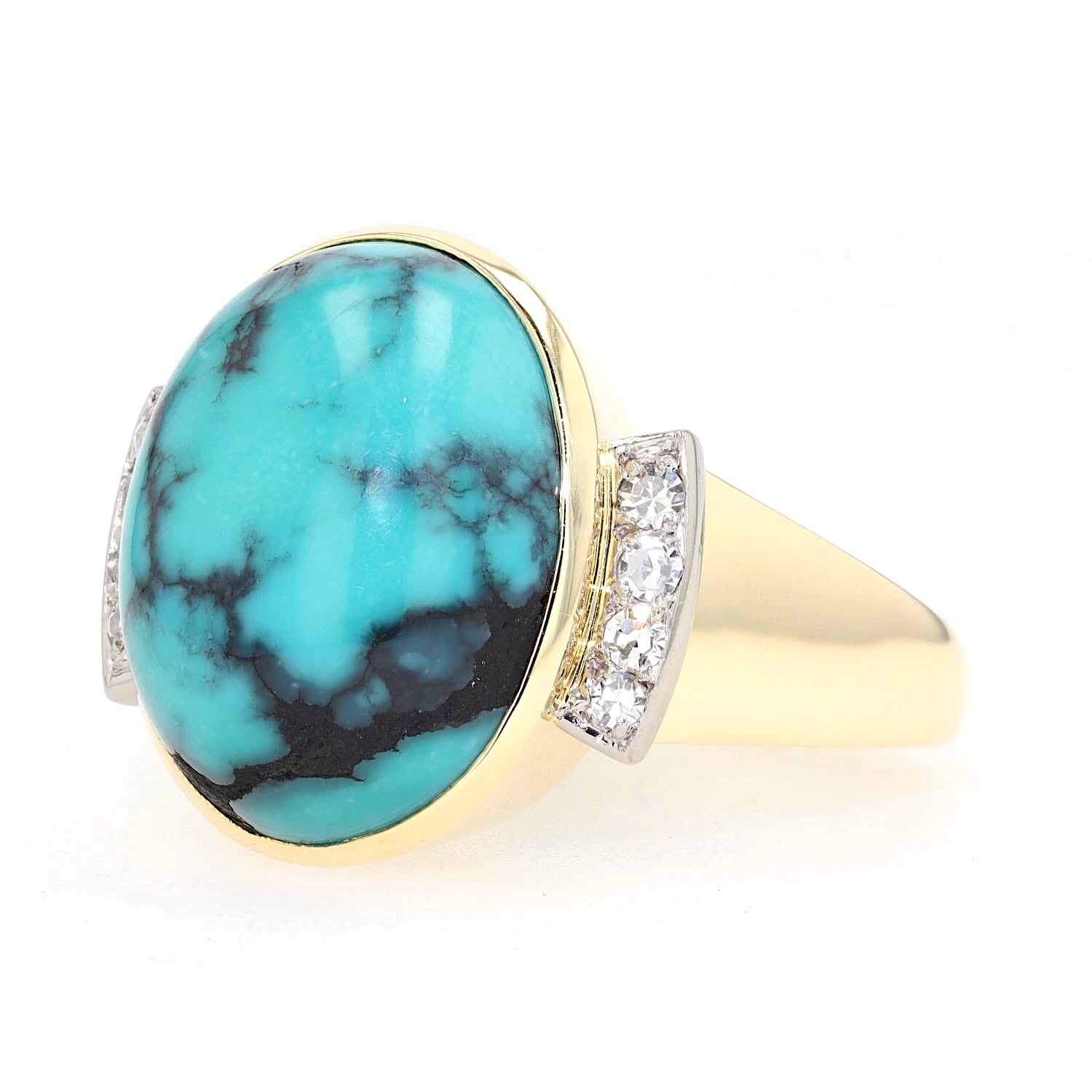 Ring in 585er Gelbgold mit einem Türkis und Diamanten, liegend links gedreht
