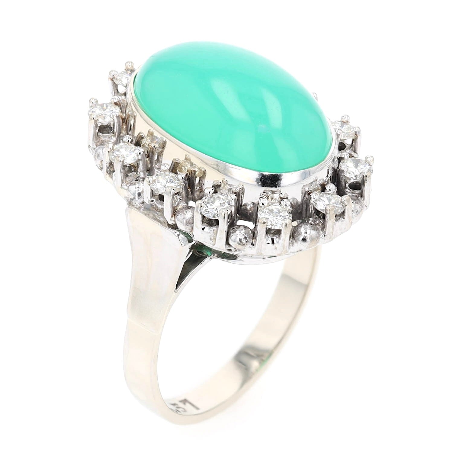 Ring in 750er Weißgold mit einem Chrysopras-Cabochon und Brillanten, stehend