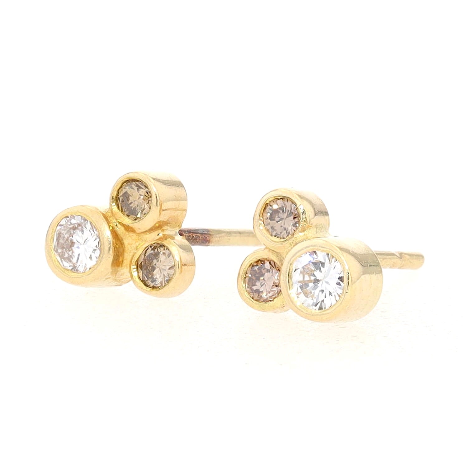 Ohrstecker in 750er Gelbgold mit cognac- und champagnerfarbenen Brillanten, liegend links gedreht ohne Stopper