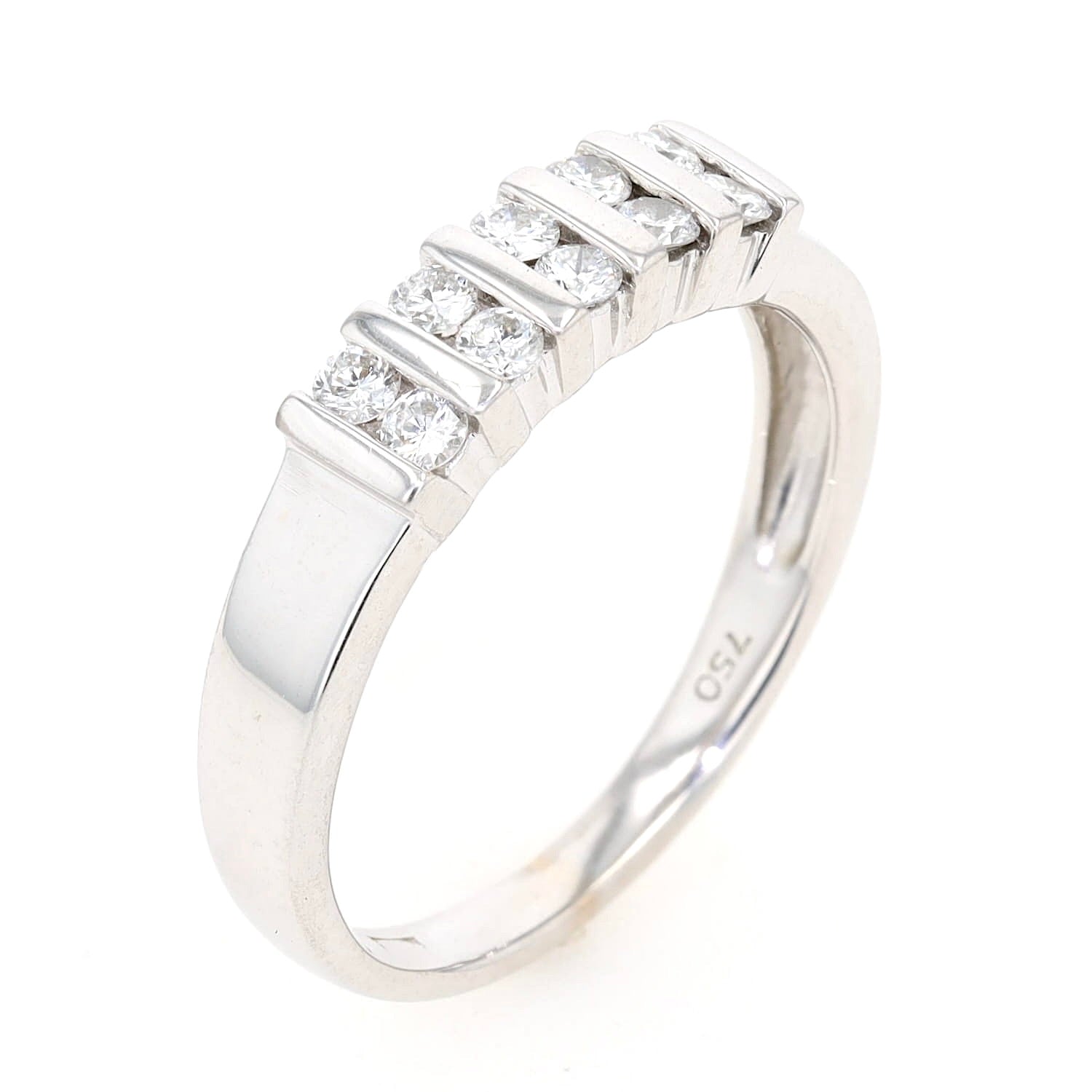 Ring in 750e Weißgold mit Brillanten, stehend